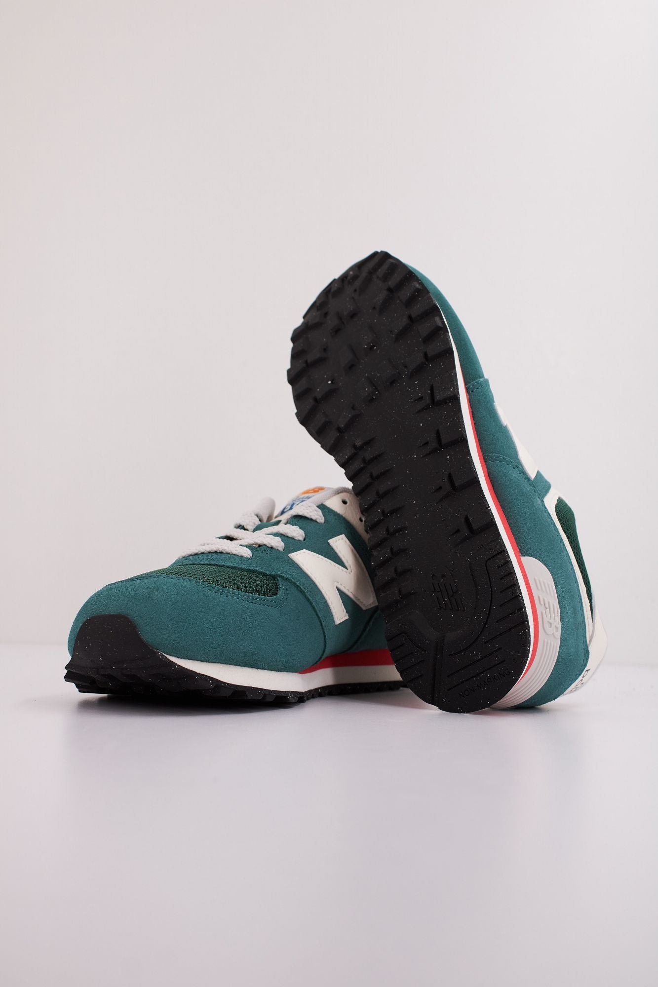 NEW BALANCE GC574 VPG en color VERDE (5)