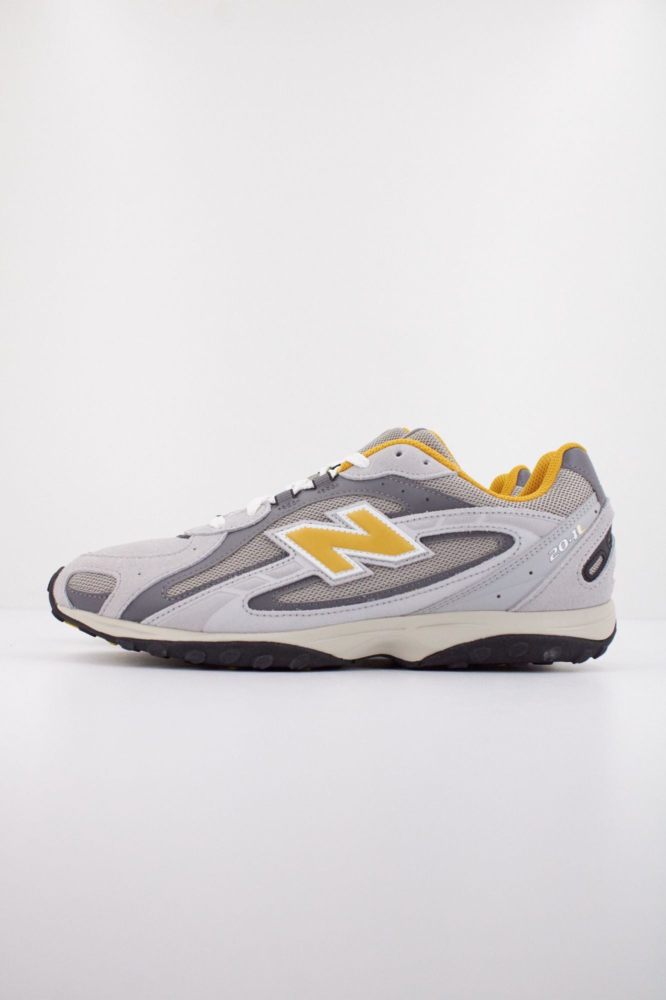 NEW BALANCE U204L NPB en color GRIS (1)