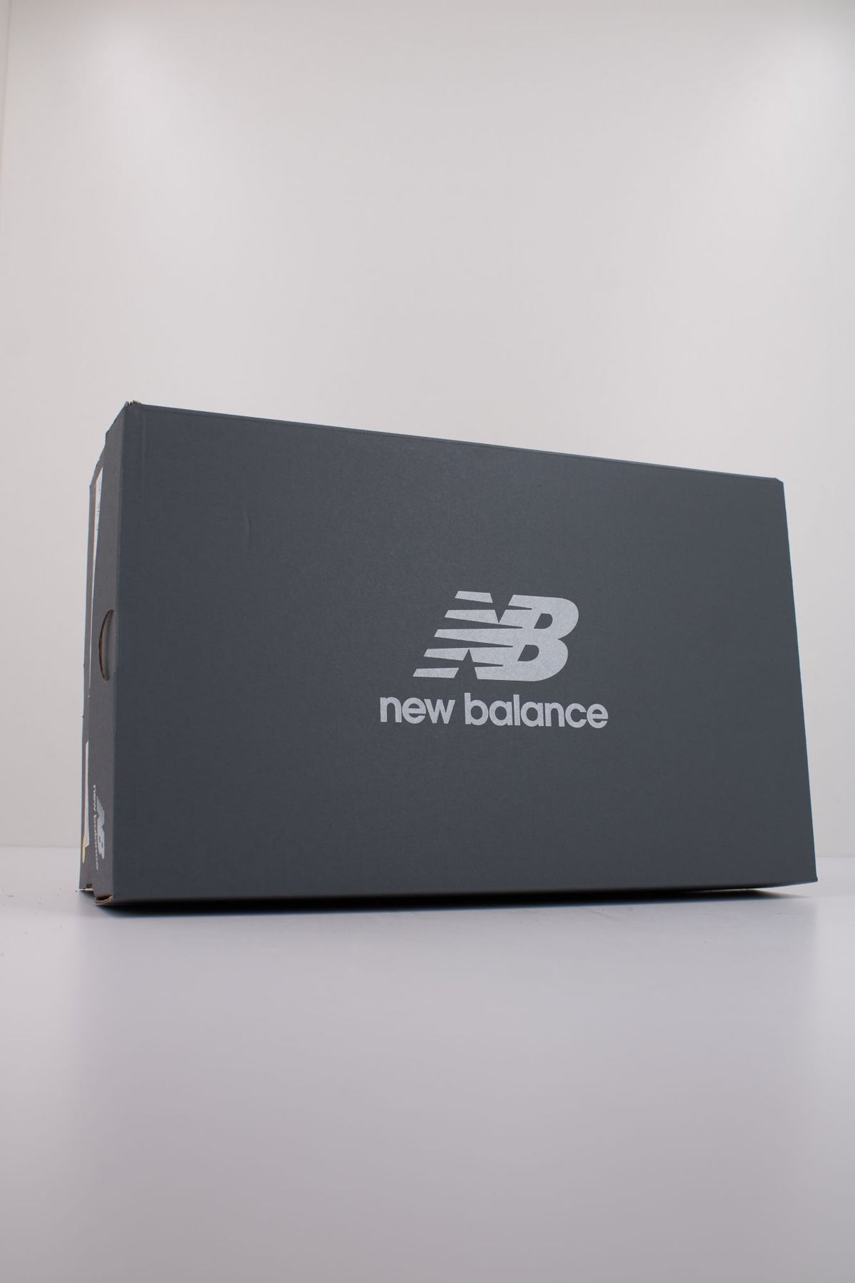 NEW BALANCE M1906 en color NEGRO (6)