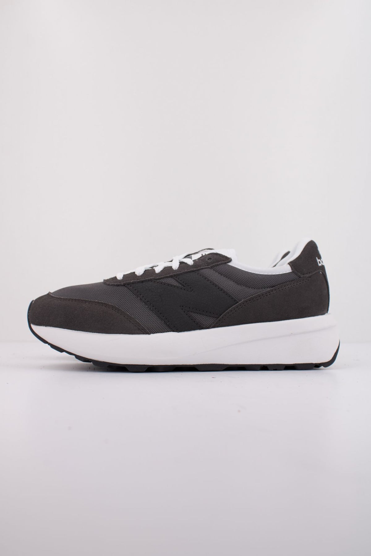 NEW BALANCE U370 HD en color GRIS (1)