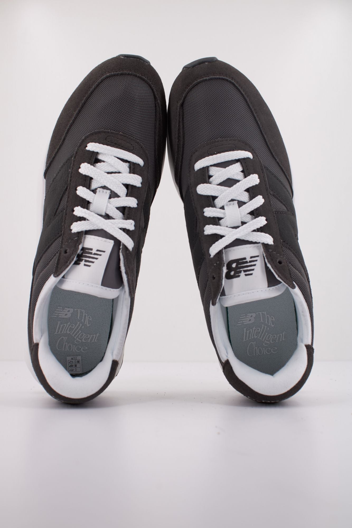 NEW BALANCE U370 HD en color GRIS (3)