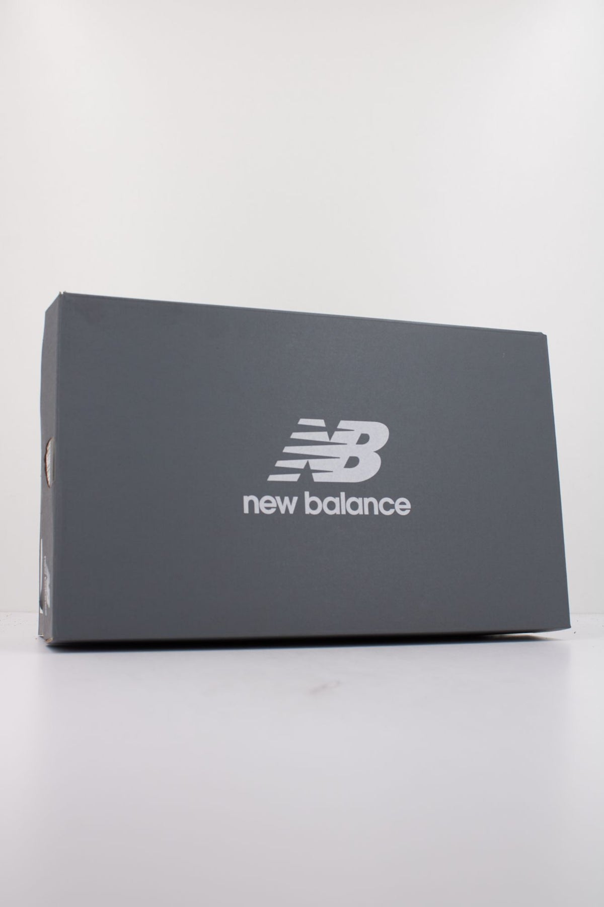 NEW BALANCE U740 en color BLANCO (6)