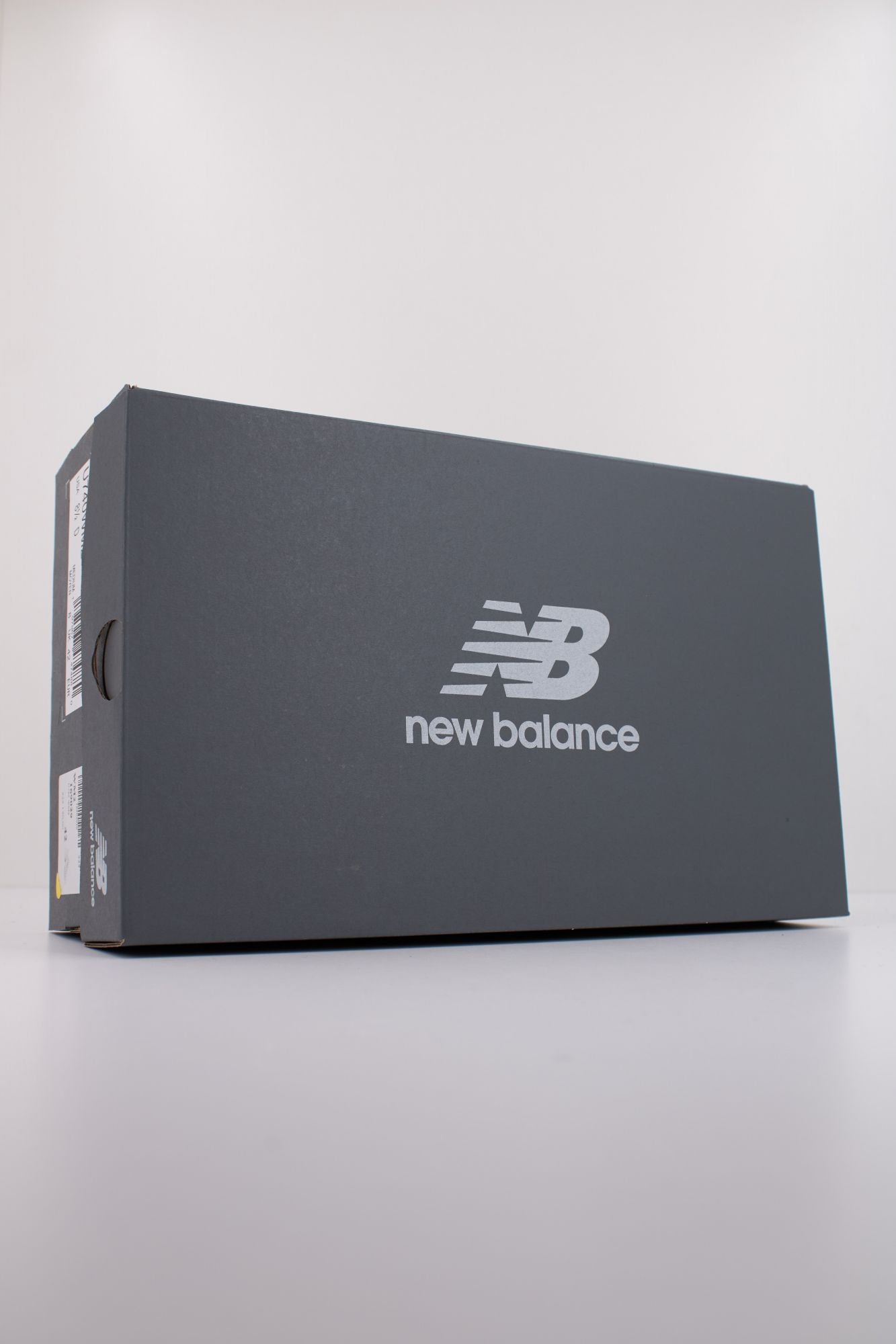 NEW BALANCE U740 en color BLANCO (6)