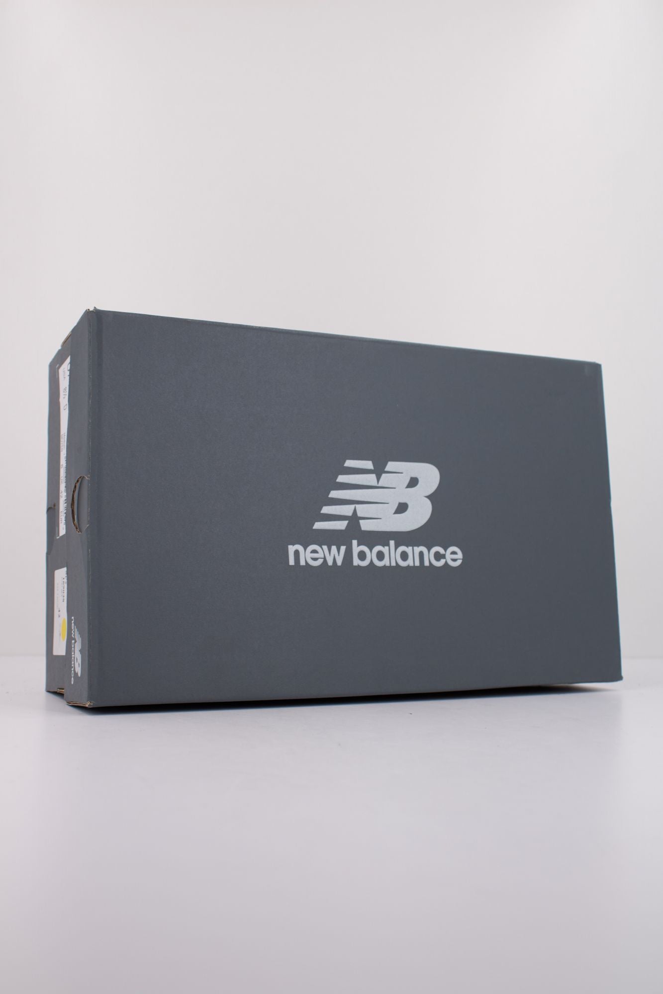 NEW BALANCE U740 SF2 en color BLANCO (6)