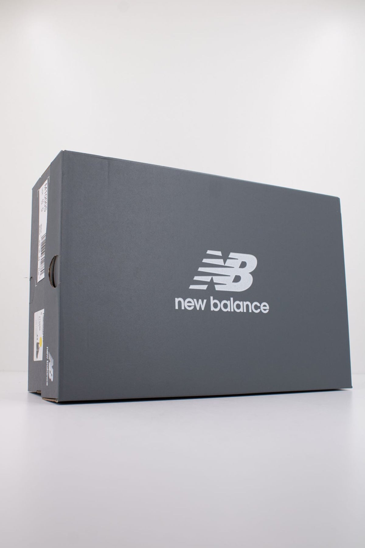 NEW BALANCE U2002 en color NEGRO (6)