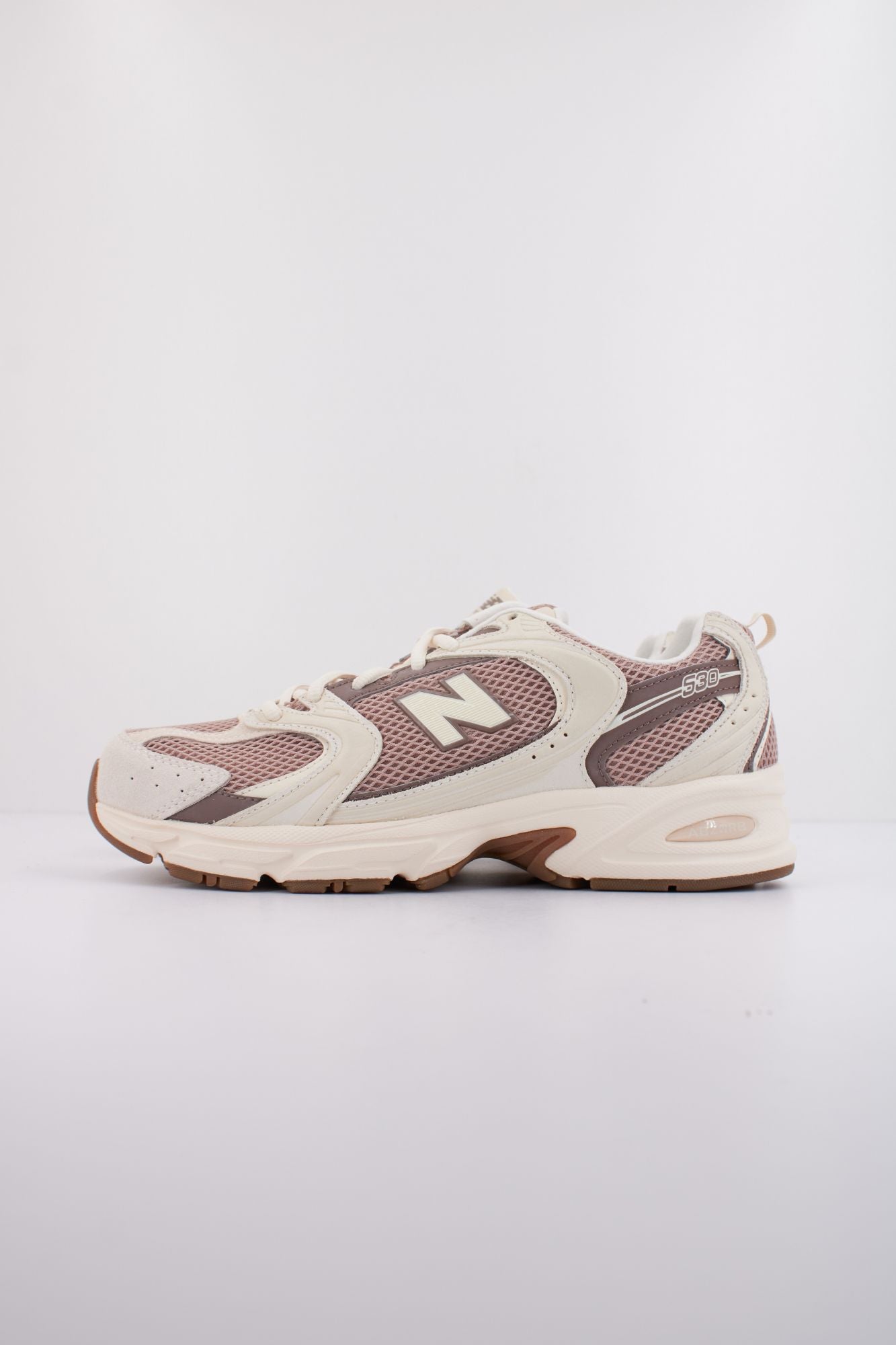 NEW BALANCE U530 en color MARRON (1)