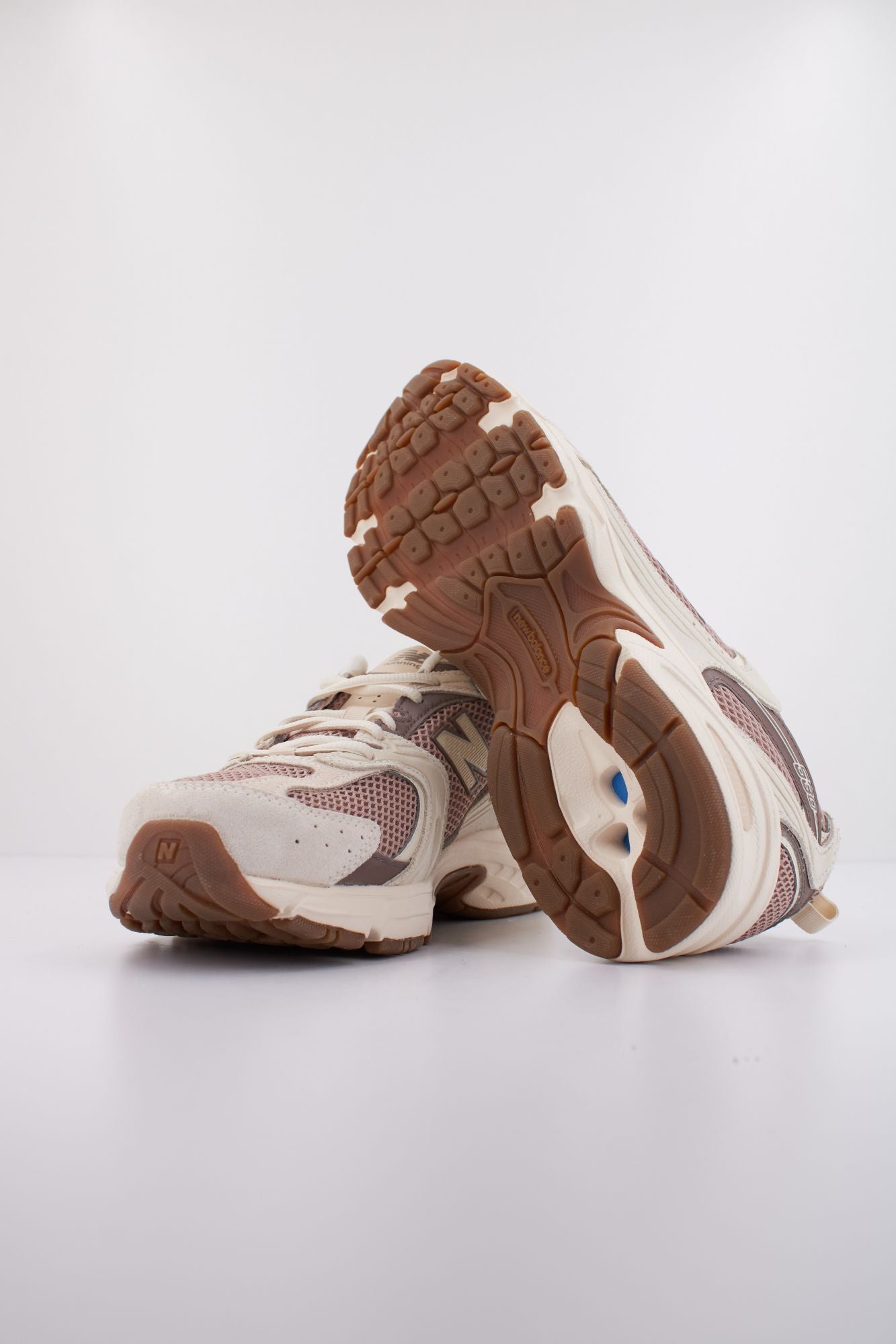 NEW BALANCE U530 en color MARRON (5)