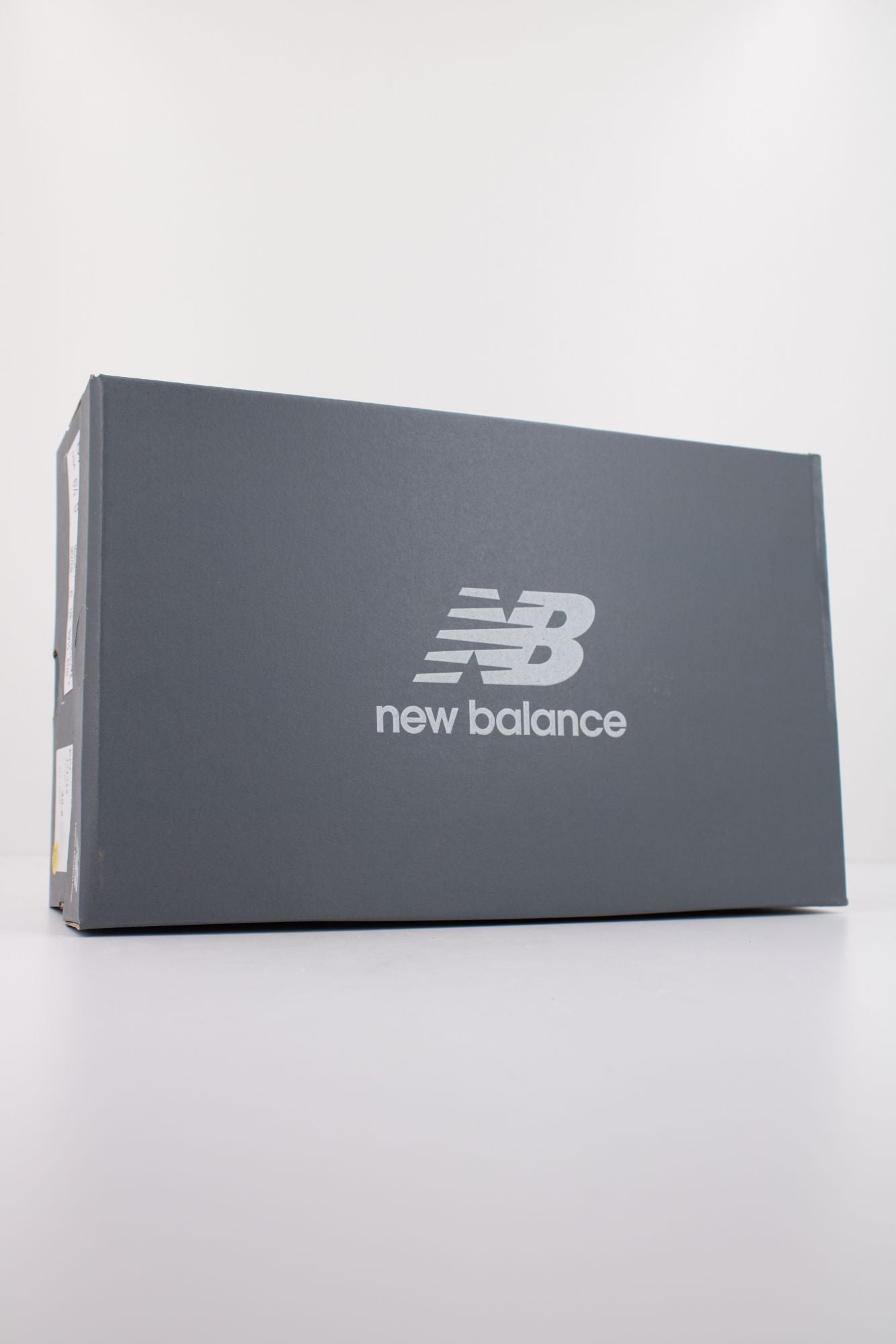 NEW BALANCE U740 en color BEIS (6)