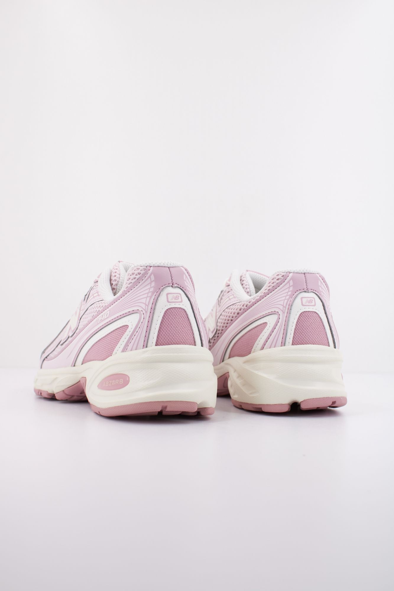 NEW BALANCE U740 en color ROSA (4)