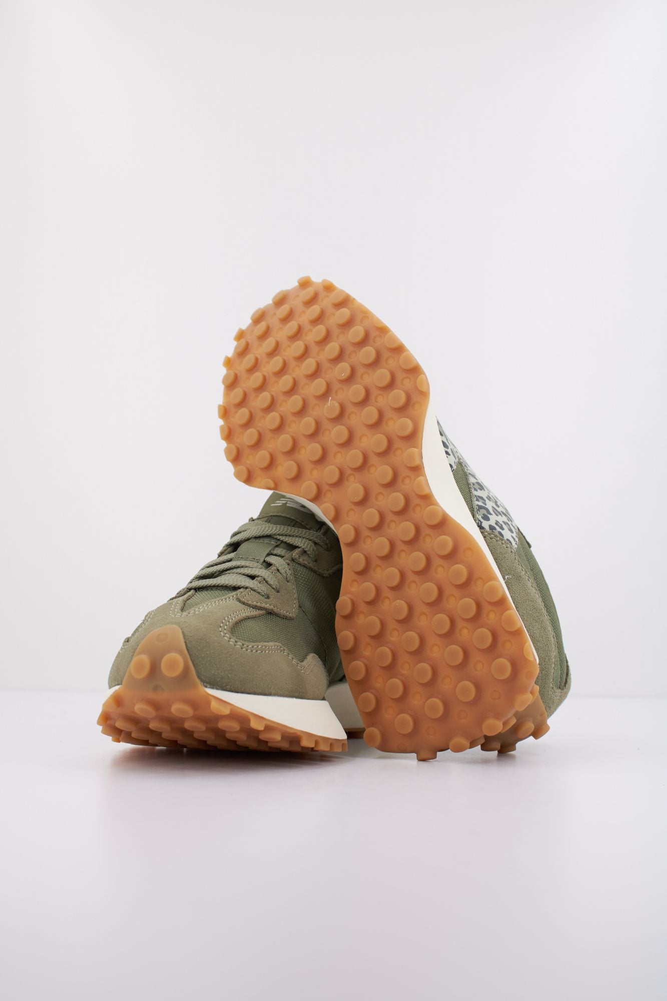 NEW BALANCE WS327 en color VERDE (5)