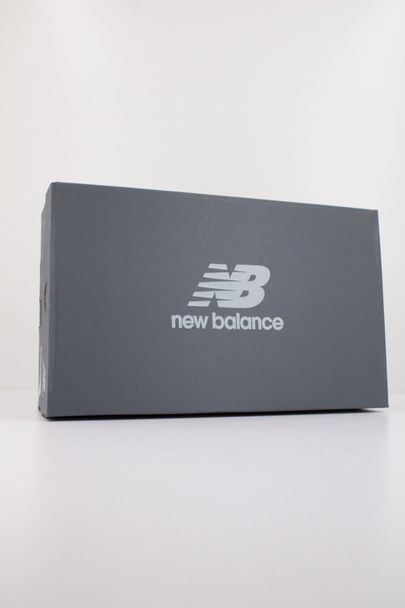 NEW BALANCE U740 PH2 en color BLANCO (6)