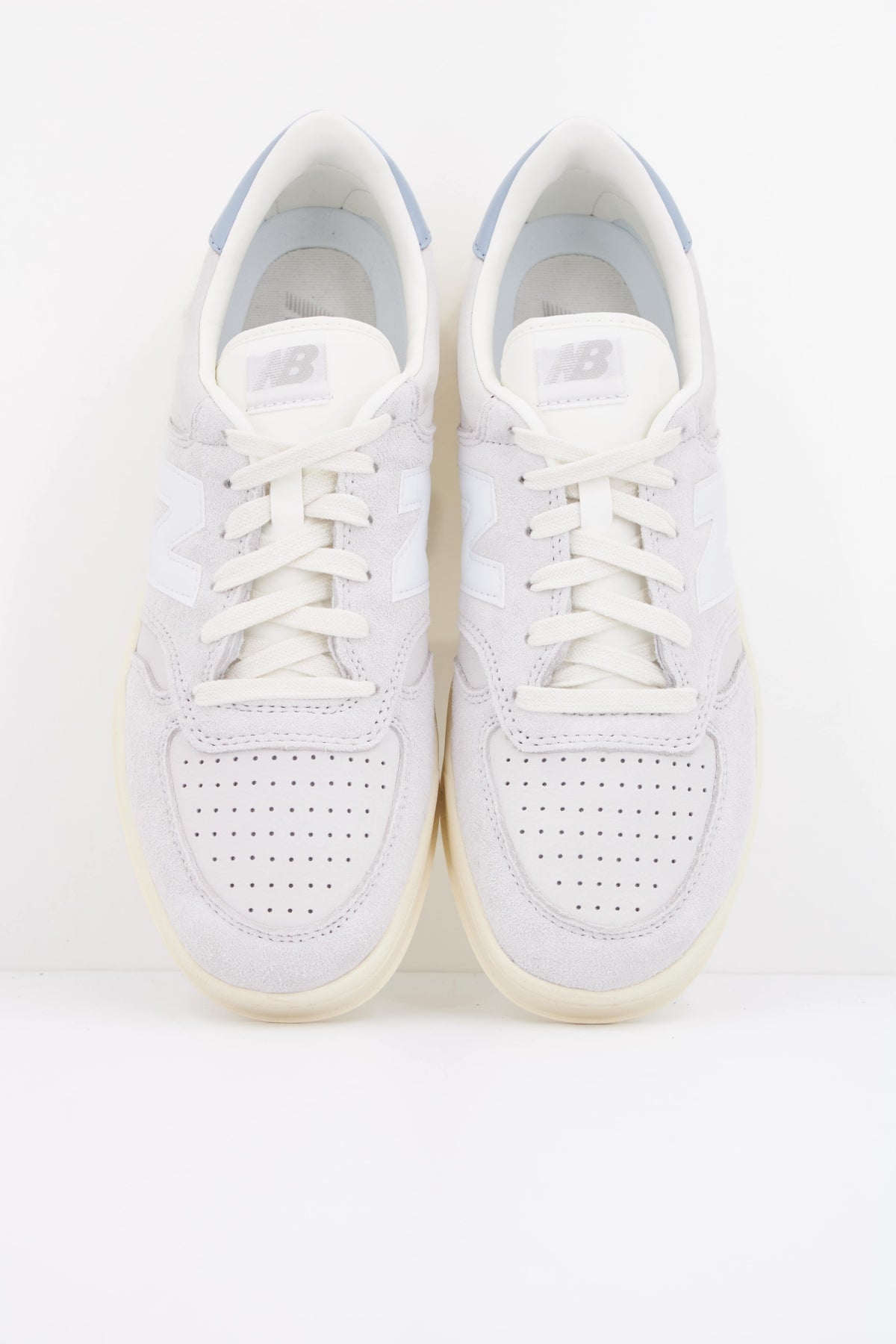 NEW BALANCE CT500 en color BEIS (3)