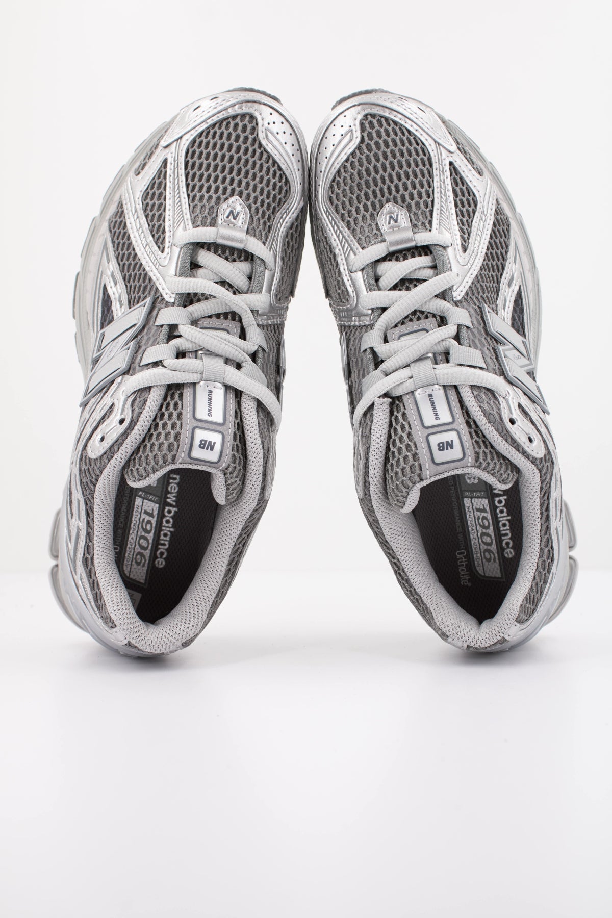 NEW BALANCE M1906 en color GRIS (3)