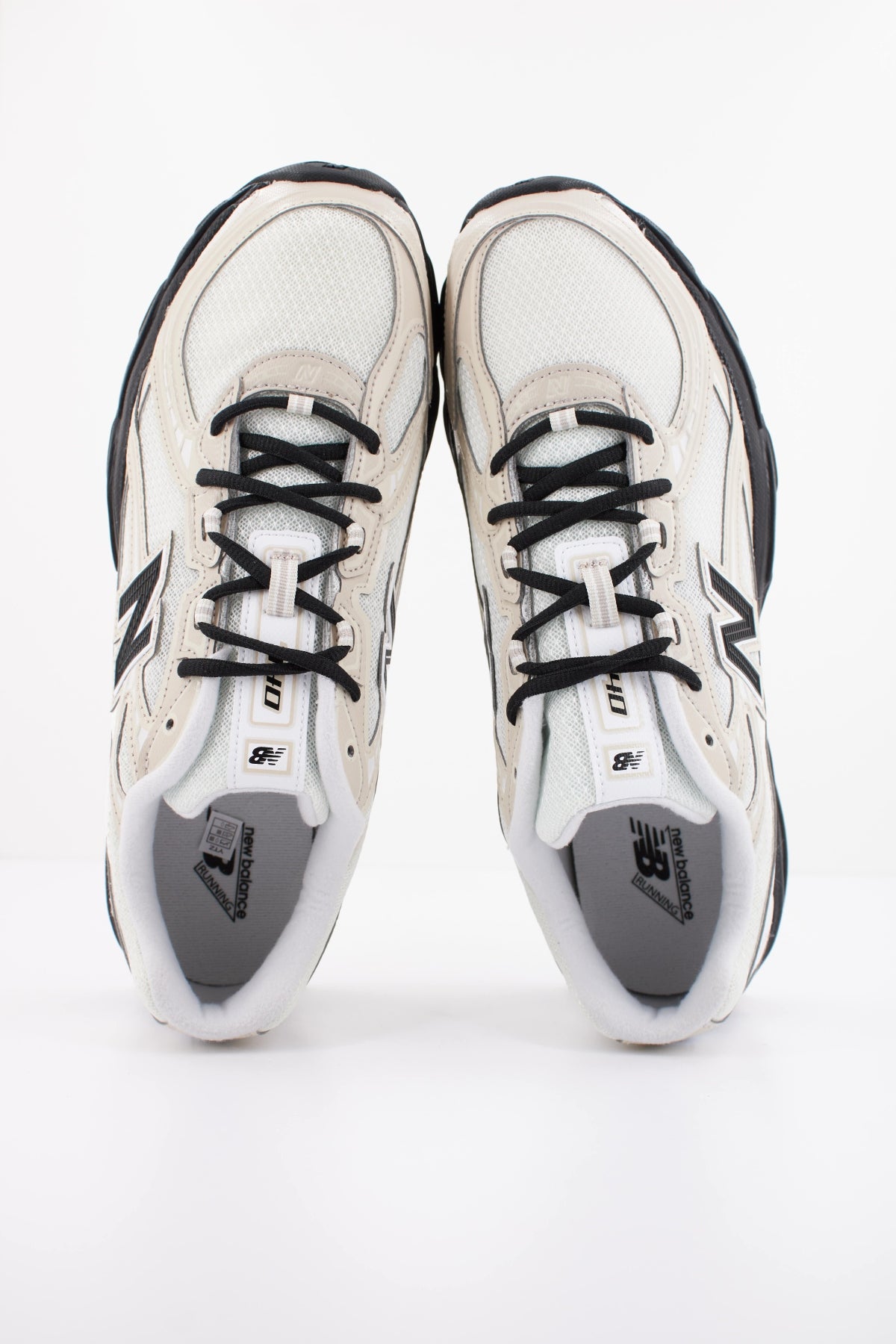 NEW BALANCE U740 en color BEIS (3)