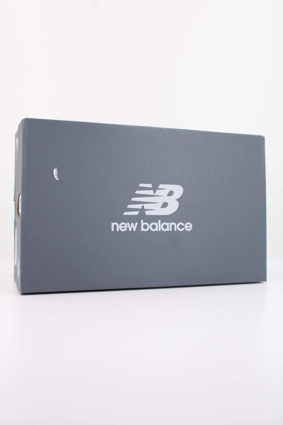 NEW BALANCE U20003 OZ en color VIOLETA (6)