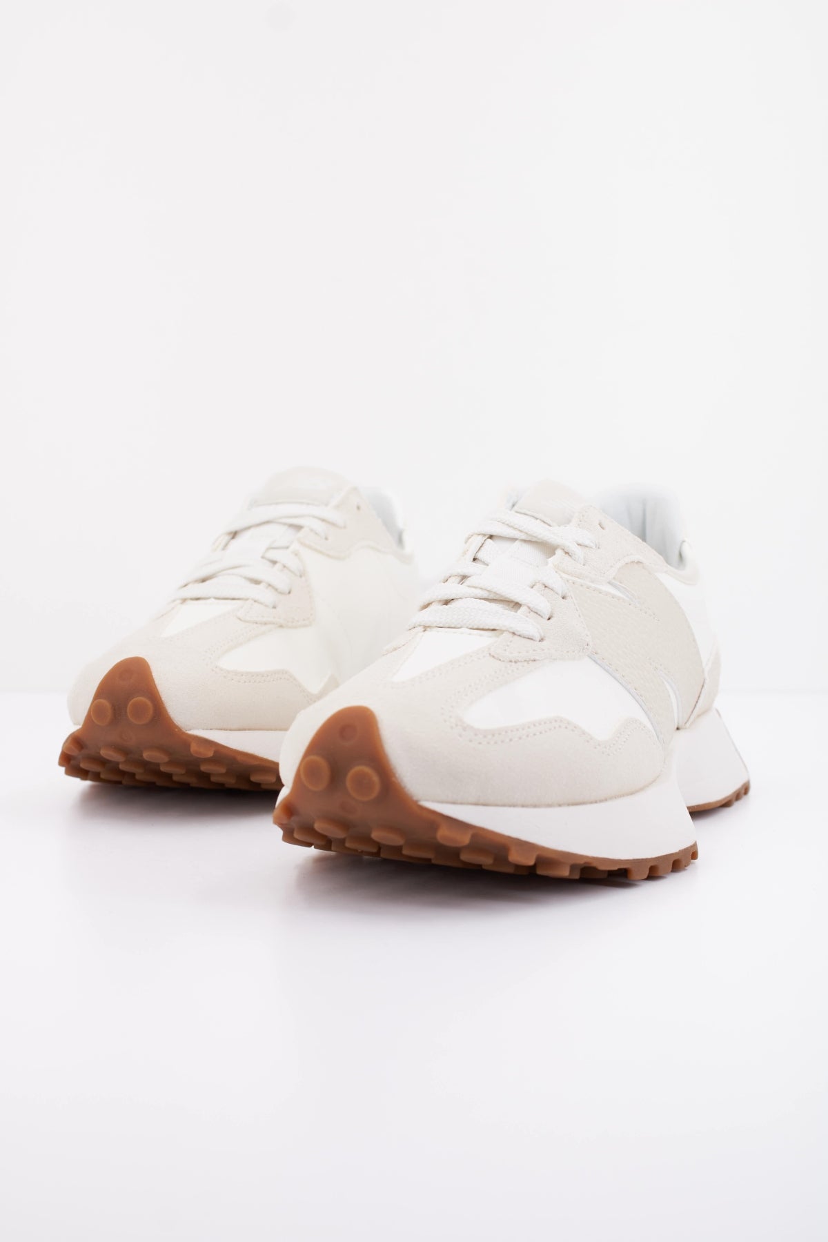 NEW BALANCE WS327 en color BEIS (2)