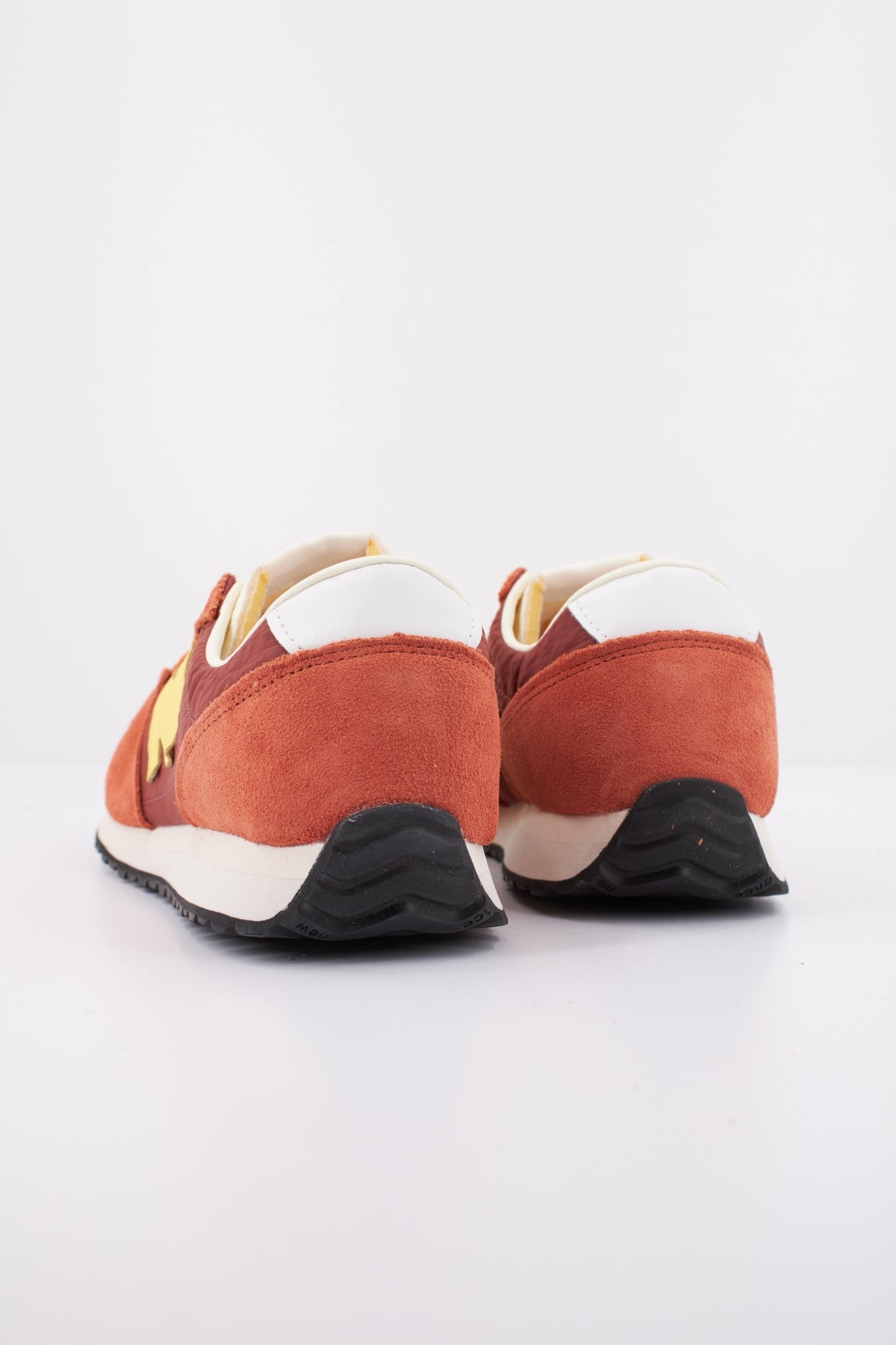 NEW BALANCE U471 en color ROJO (4)