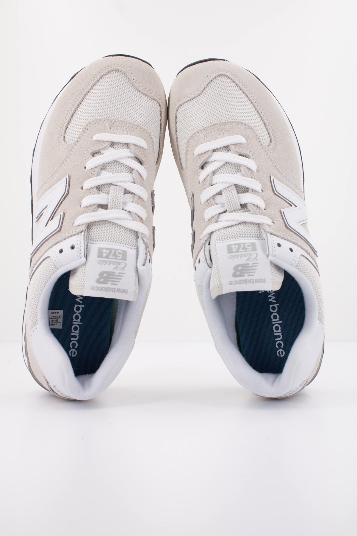 NEW BALANCE ML574 en color BEIS (3)