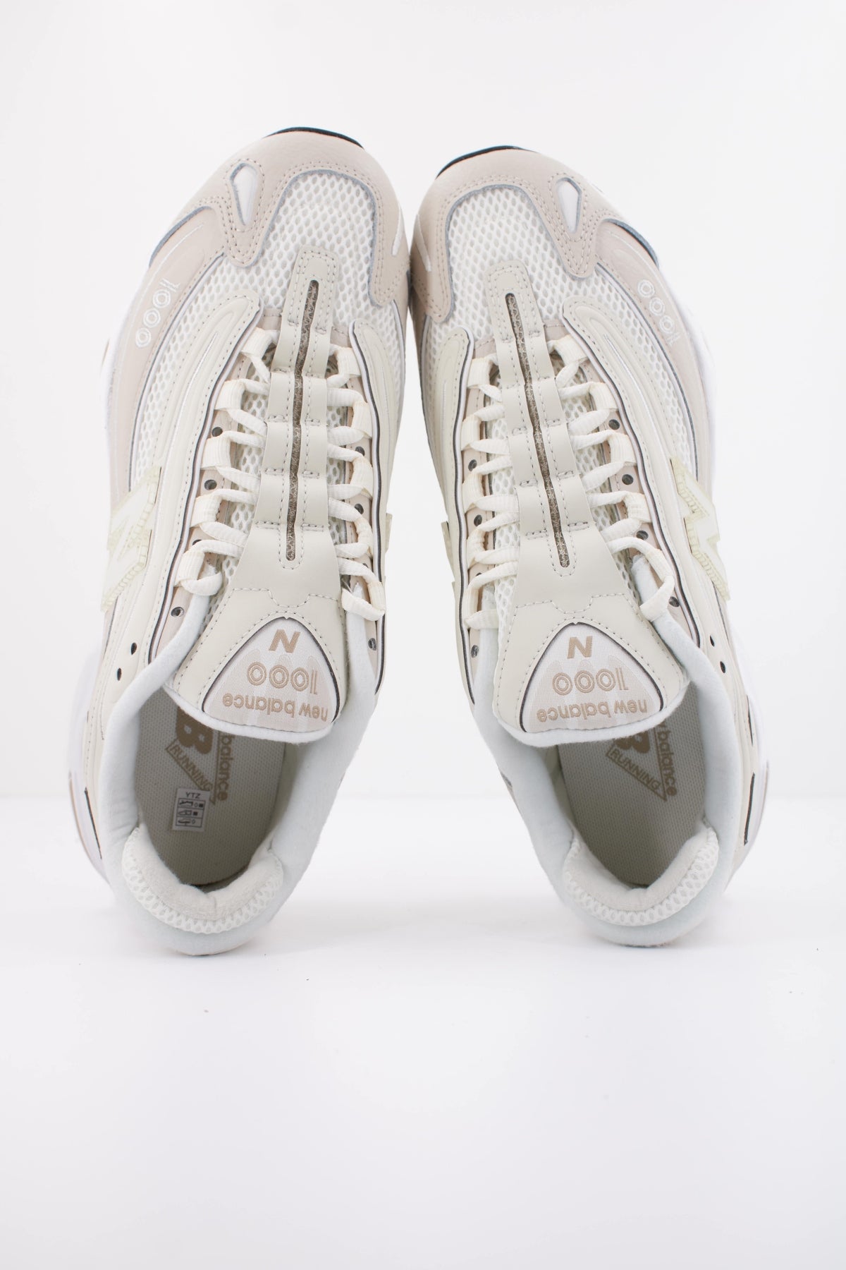 NEW BALANCE U10009 en color MARRON CLARO (3)