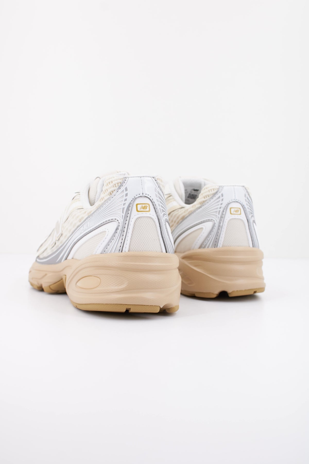 NEW BALANCE U740 en color BEIS (4)