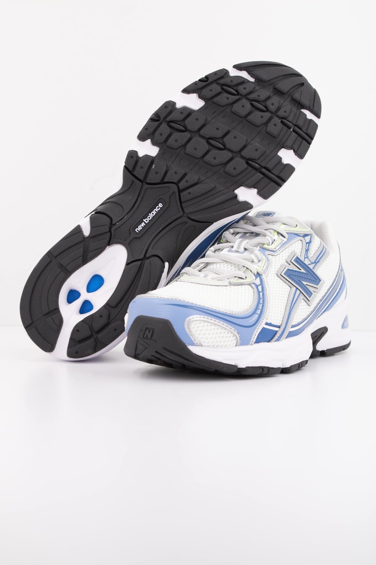NEW BALANCE U740 en color BLANCO (5)