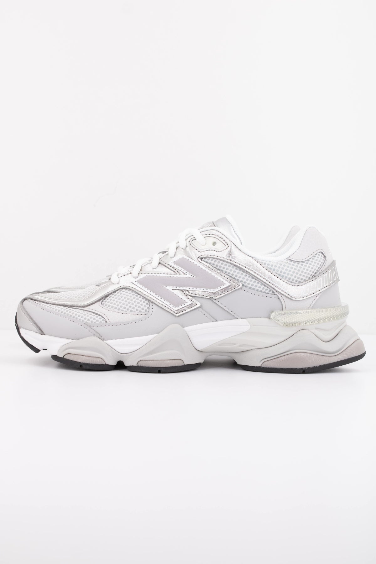 NEW BALANCE U9060 en color GRIS (1)
