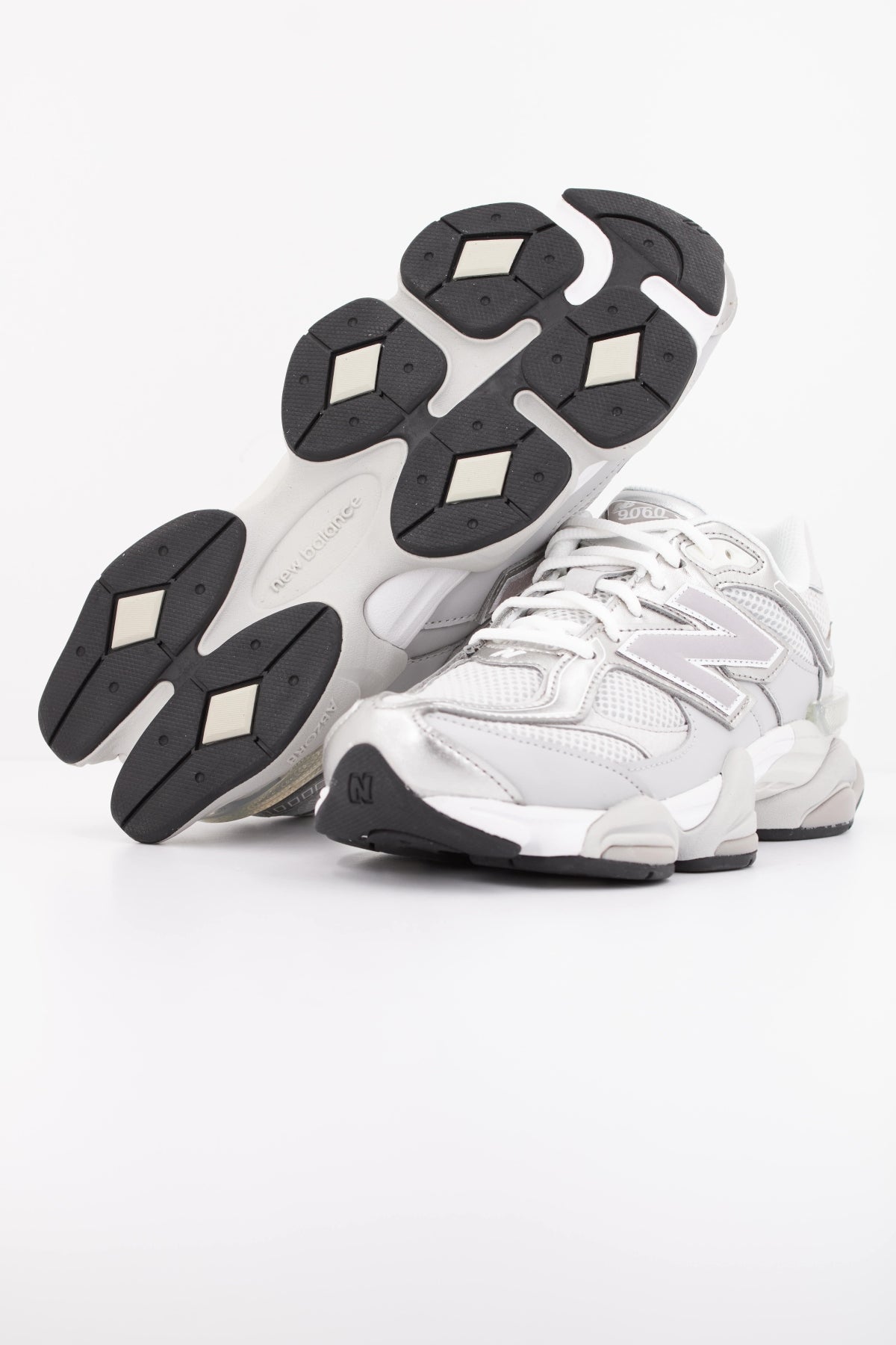 NEW BALANCE U9060 en color GRIS (5)