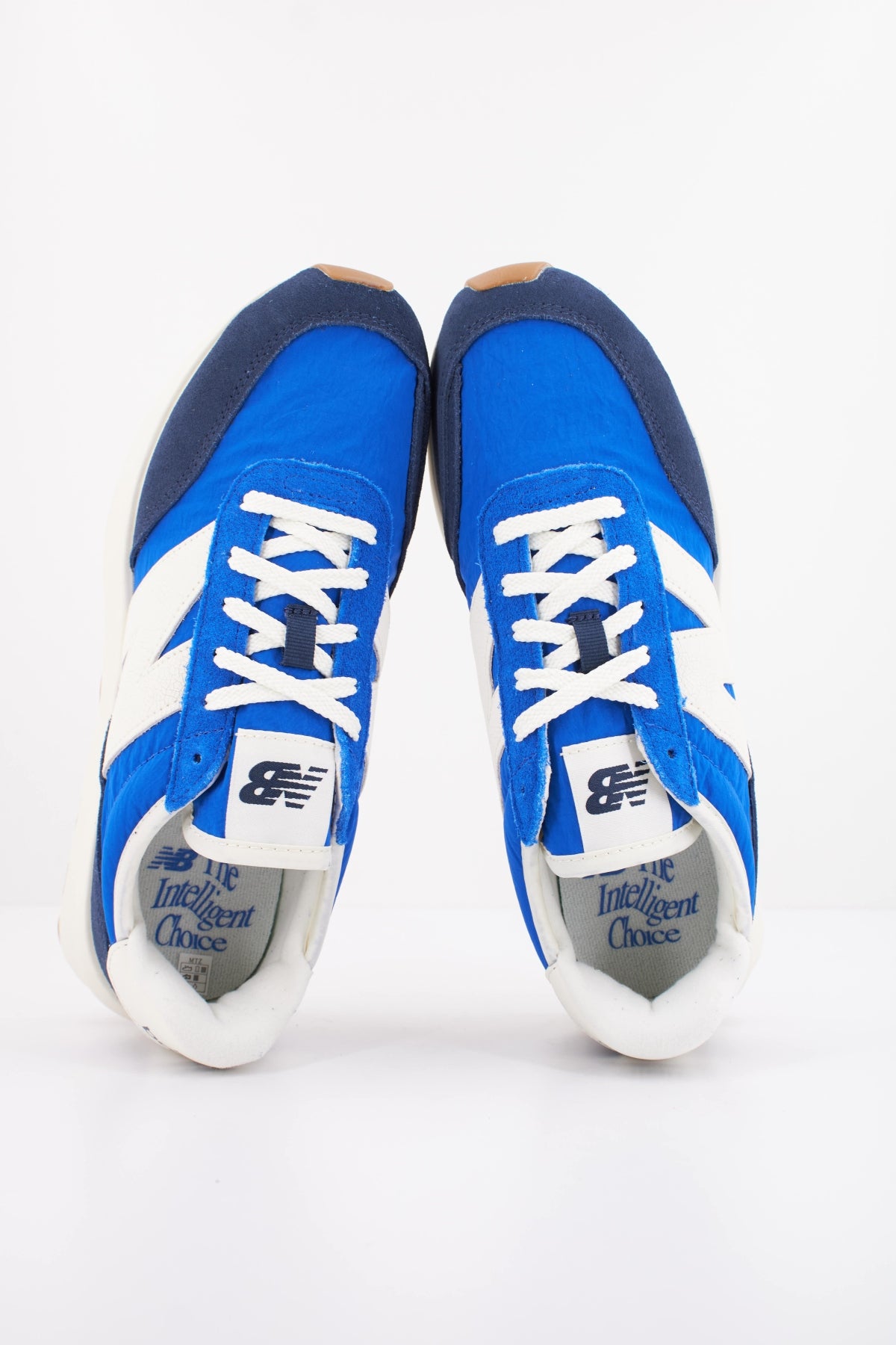 NEW BALANCE U370 VE en color AZUL (3)