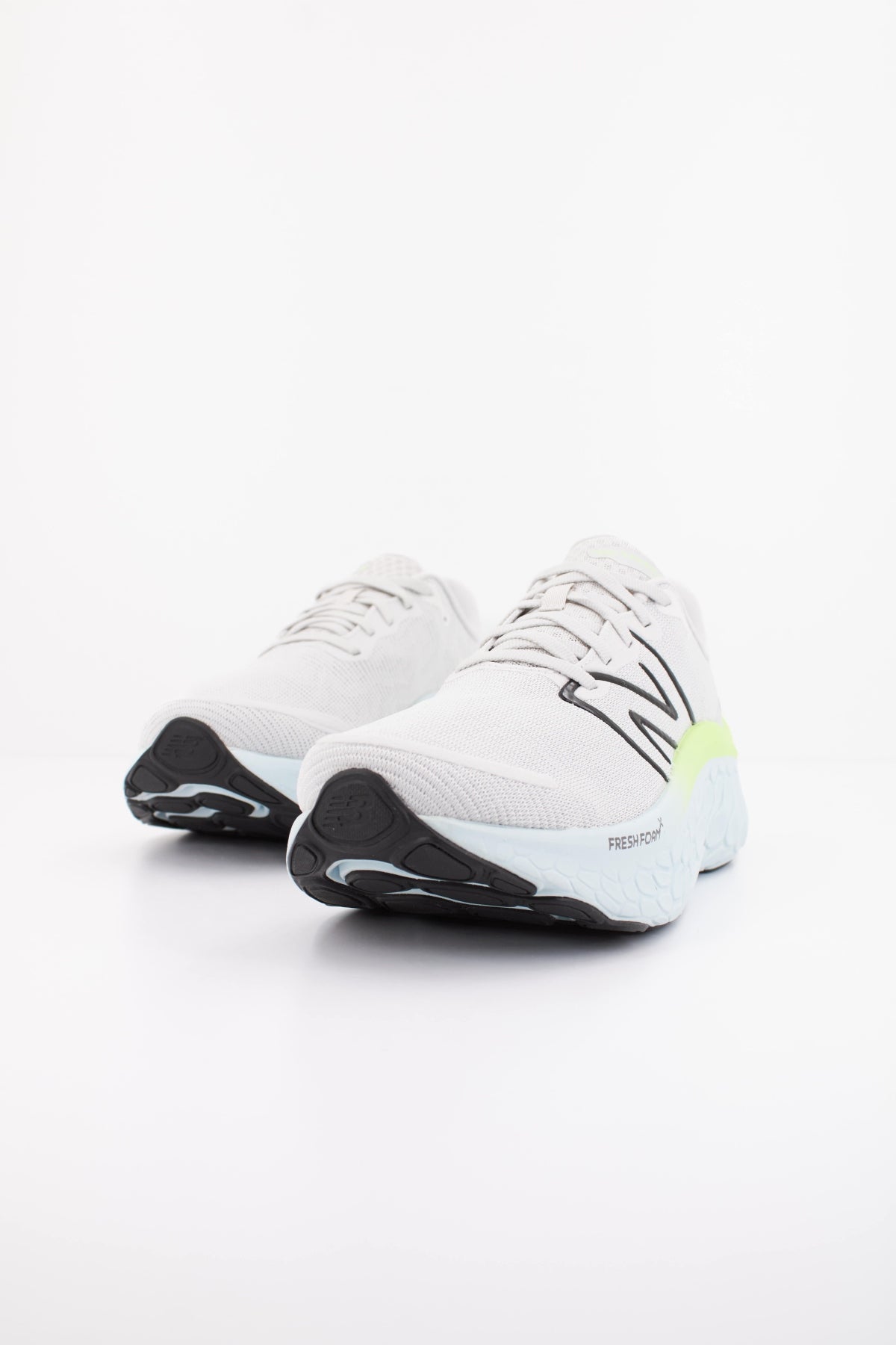 NEW BALANCE WKAIR CF1 en color GRIS (2)