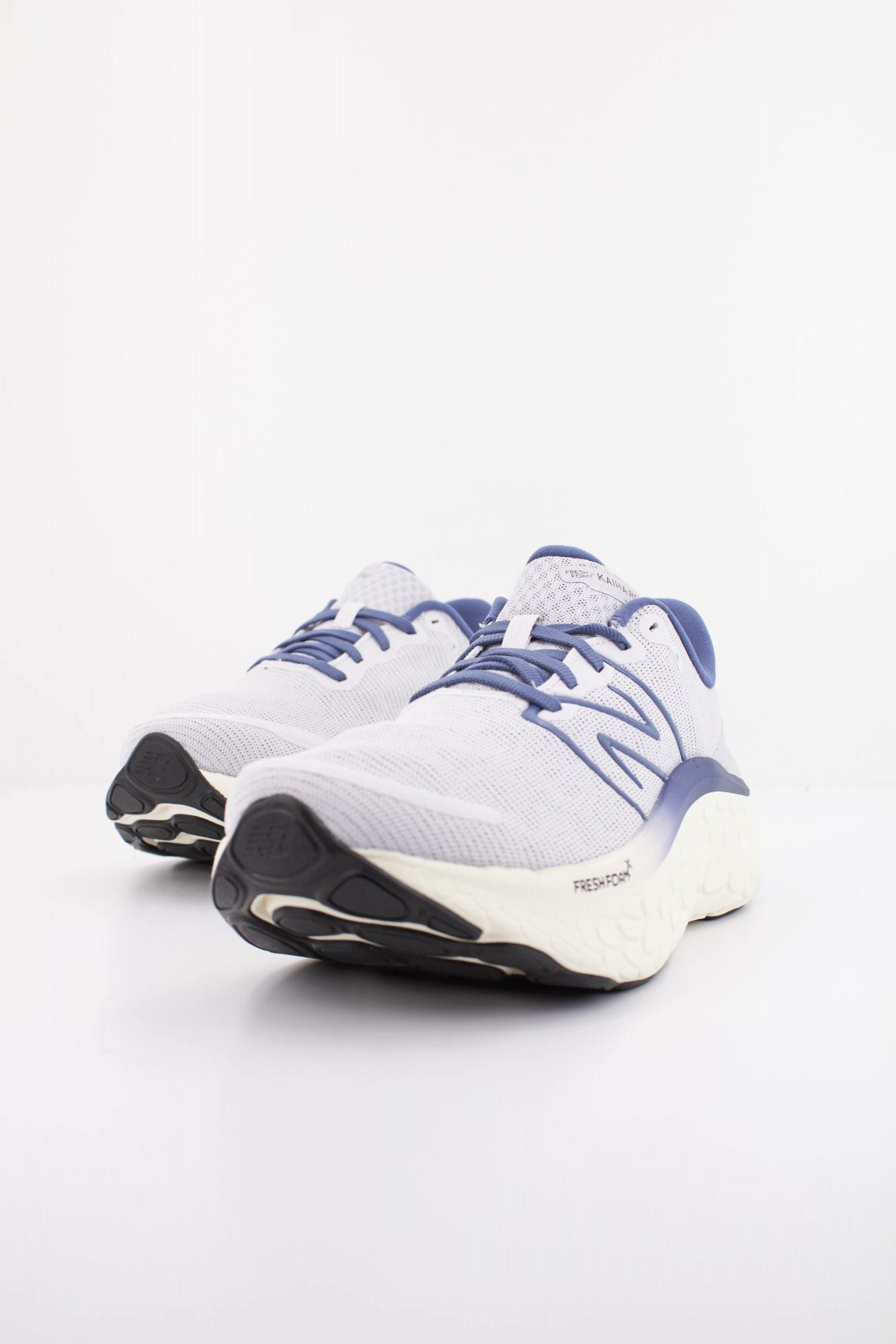 NEW BALANCE WKAIR CV1 en color GRIS (2)