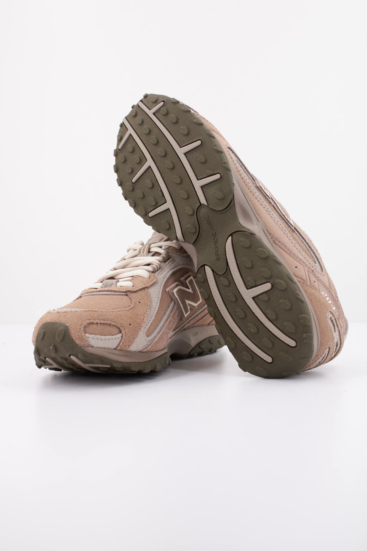 NEW BALANCE 204L U204LMMA en color MARRON (5)