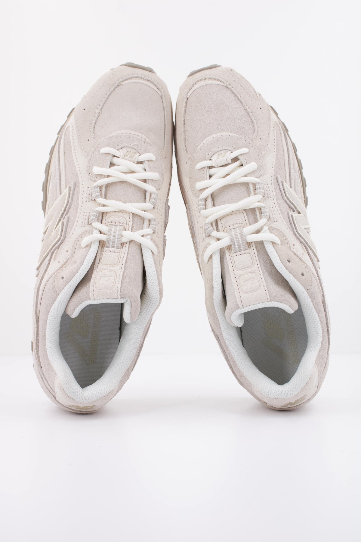 NEW BALANCE U204L en color BEIS (3)