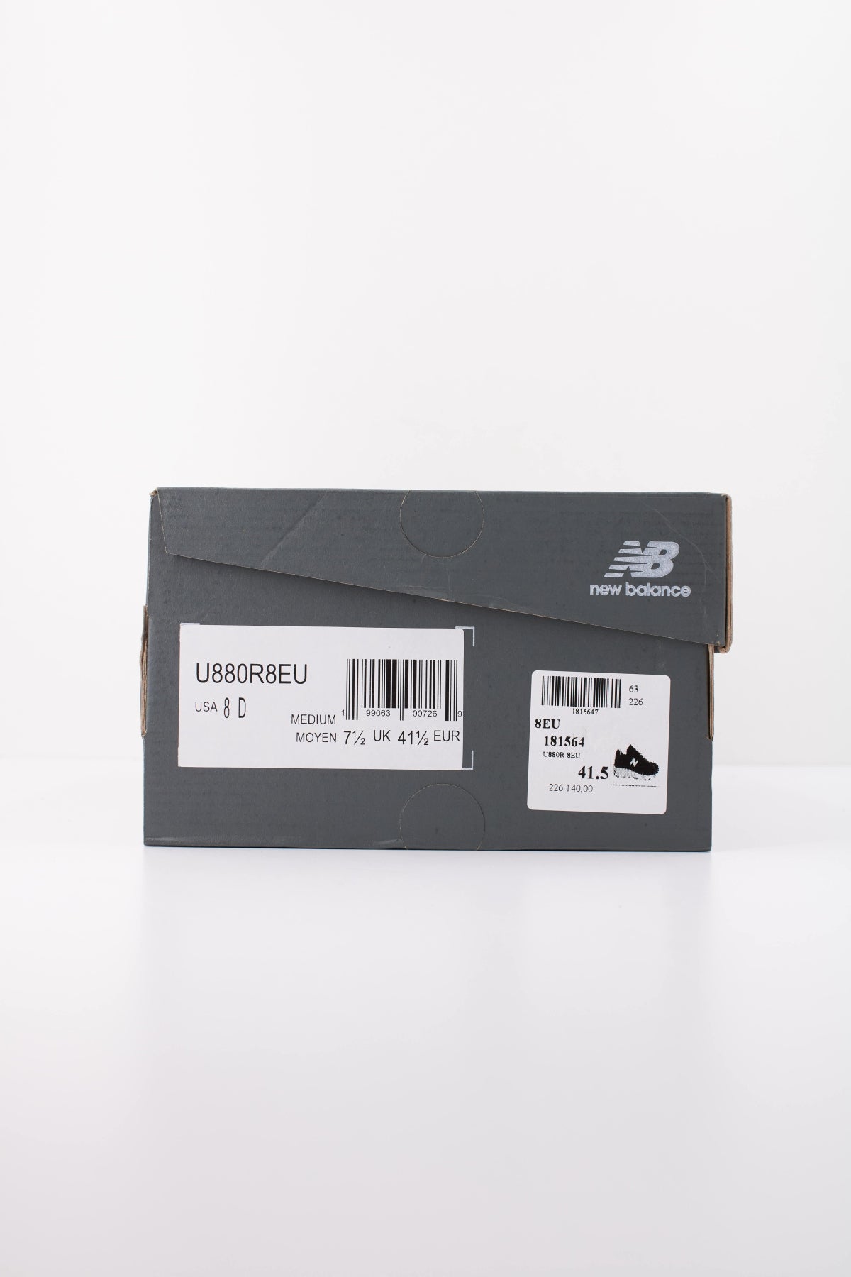 NEW BALANCE U880R 8EU en color NEGRO (6)