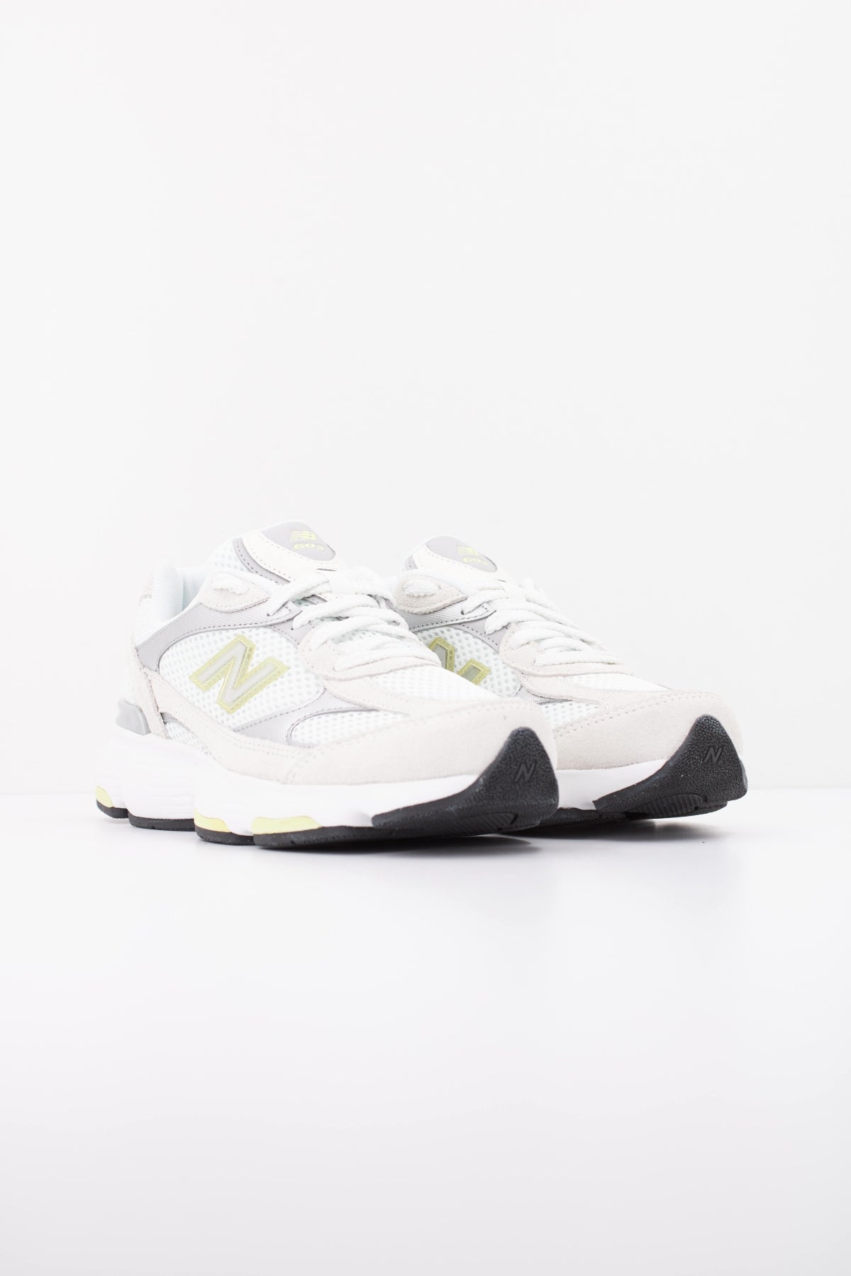 NEW BALANCE W603 9DJ DEPORTIVO en color BEIS (2)