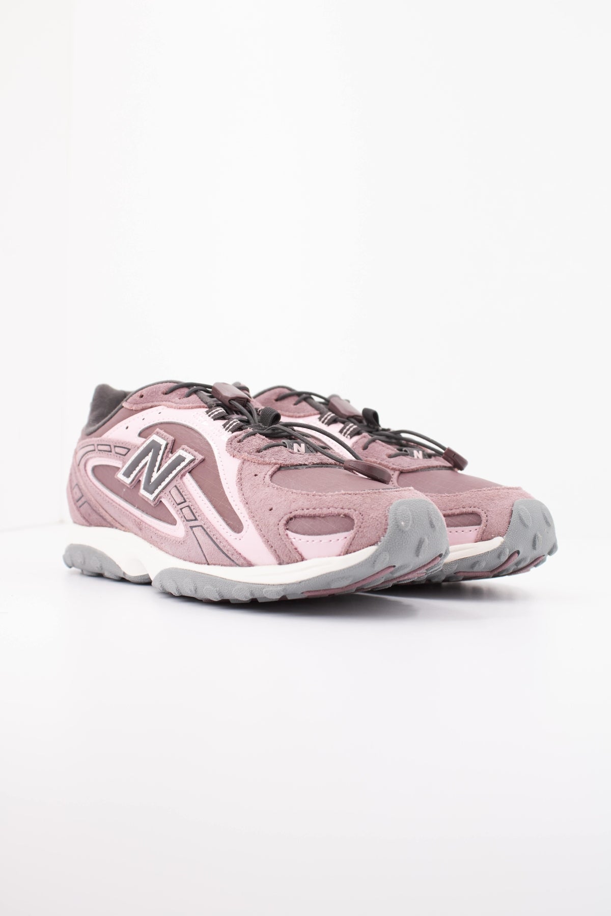 NEW BALANCE U204L en color ROSA (2)