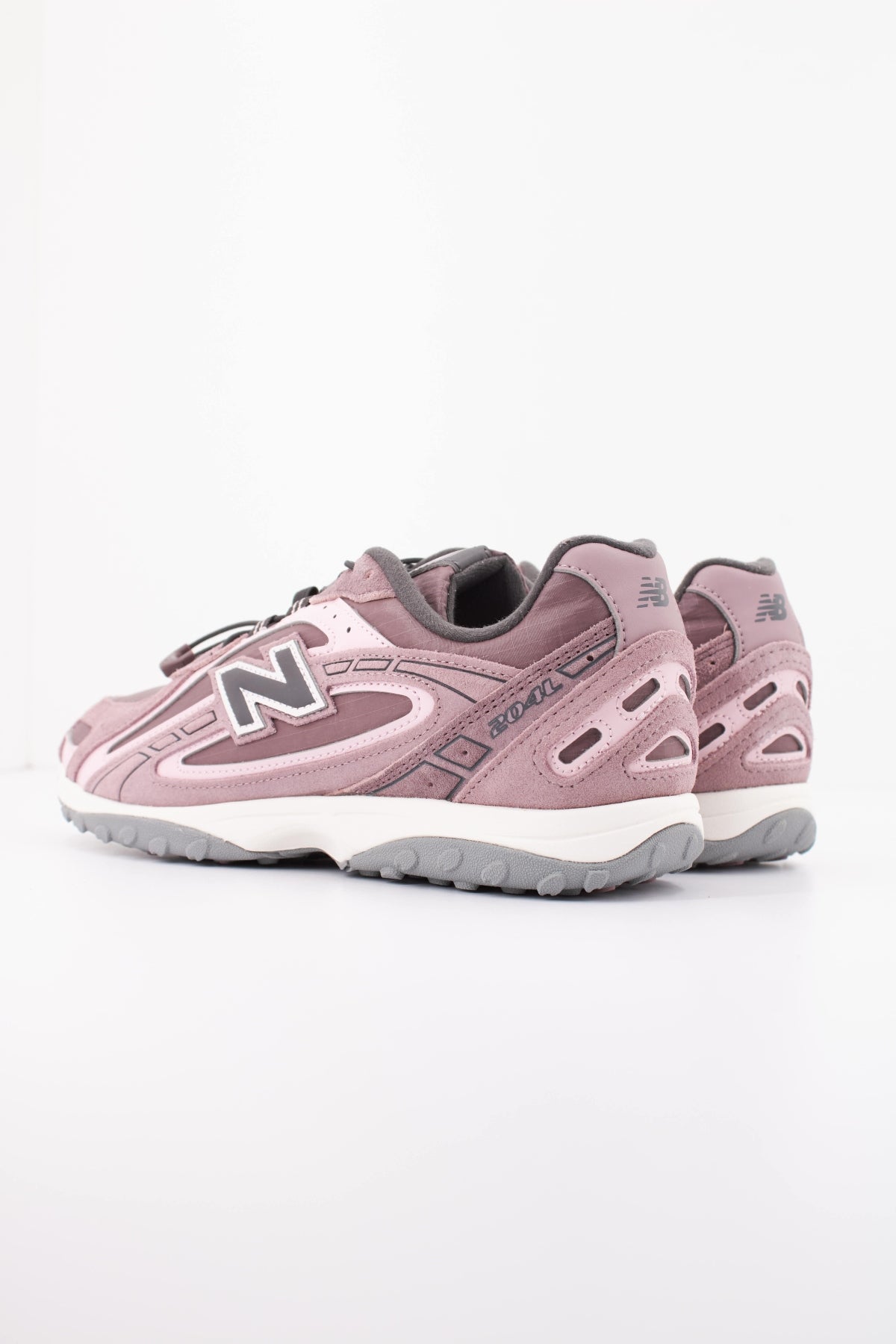 NEW BALANCE U204L en color ROSA (4)