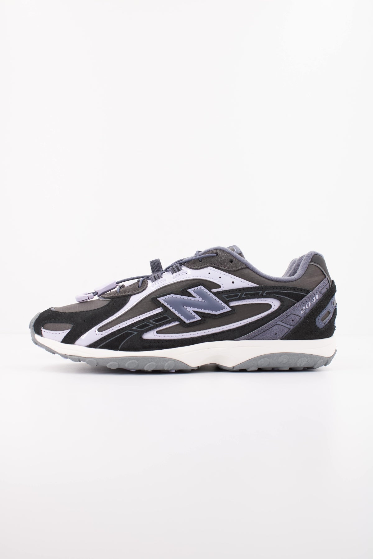 NEW BALANCE U204L en color NEGRO (1)