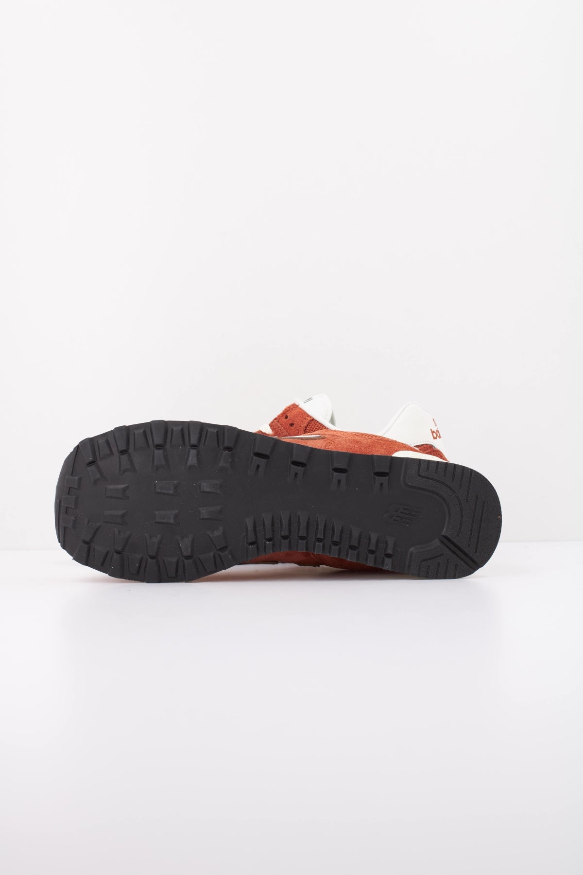 NEW BALANCE U574 5UK DEPORTIVO en color MARRON (5)