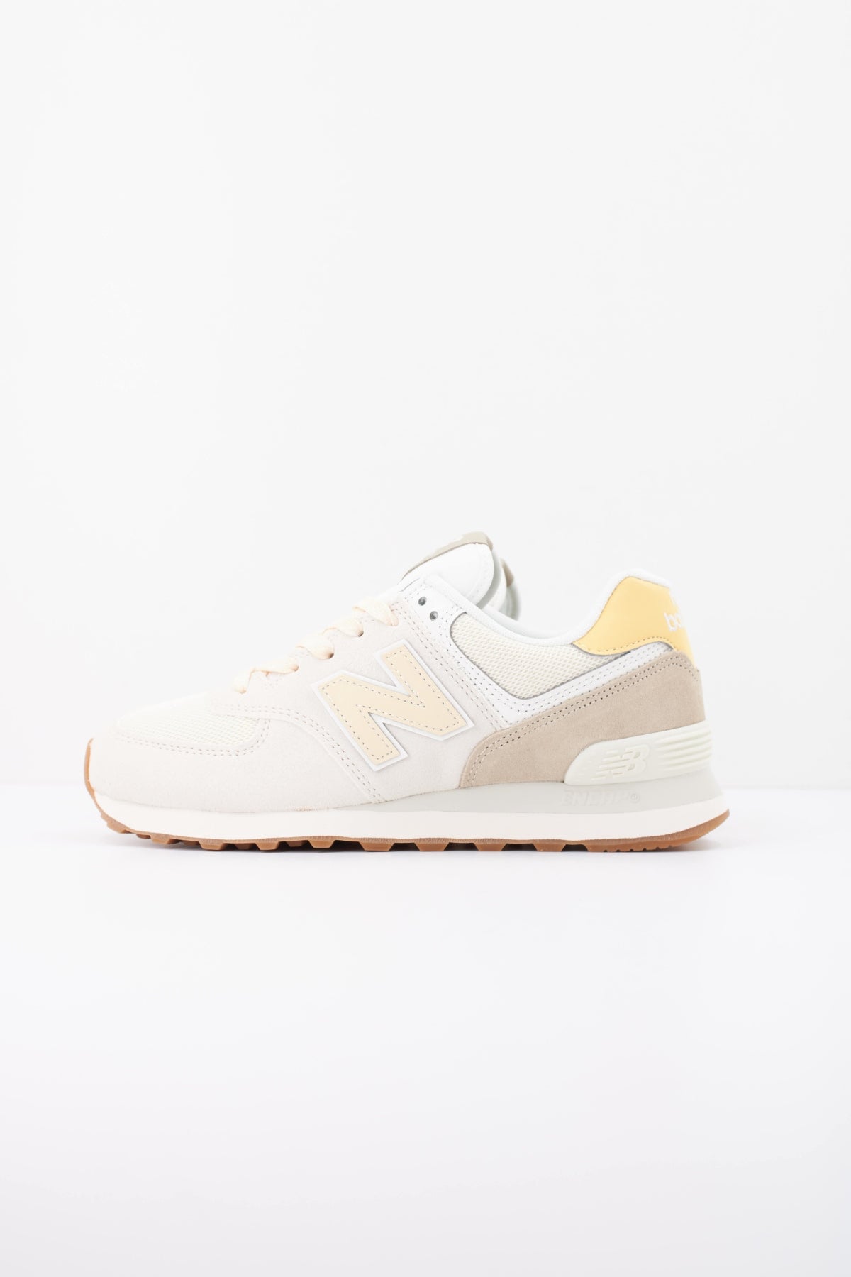 NEW BALANCE W574 VA en color BEIS (1)