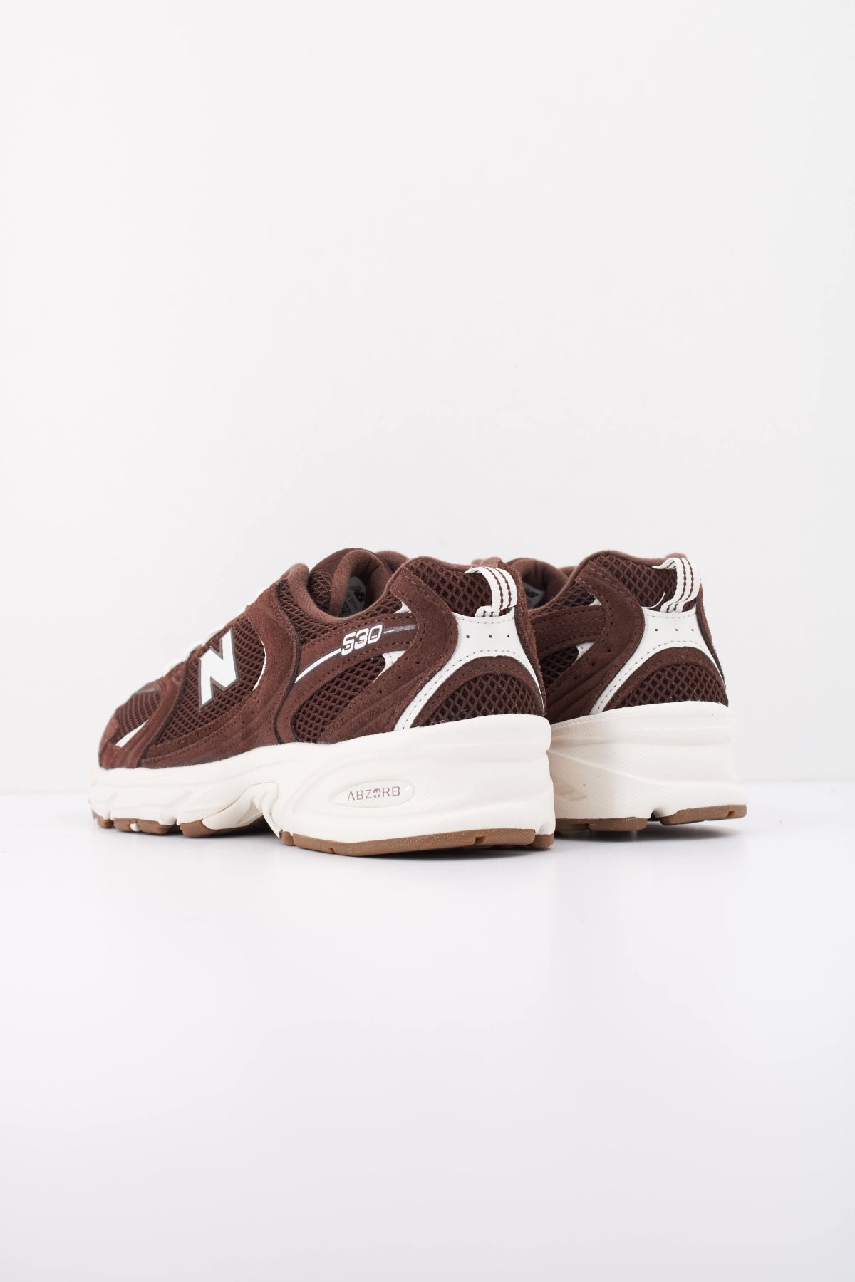 NEW BALANCE U530 SCW DEPORTIVO en color MARRON (4)
