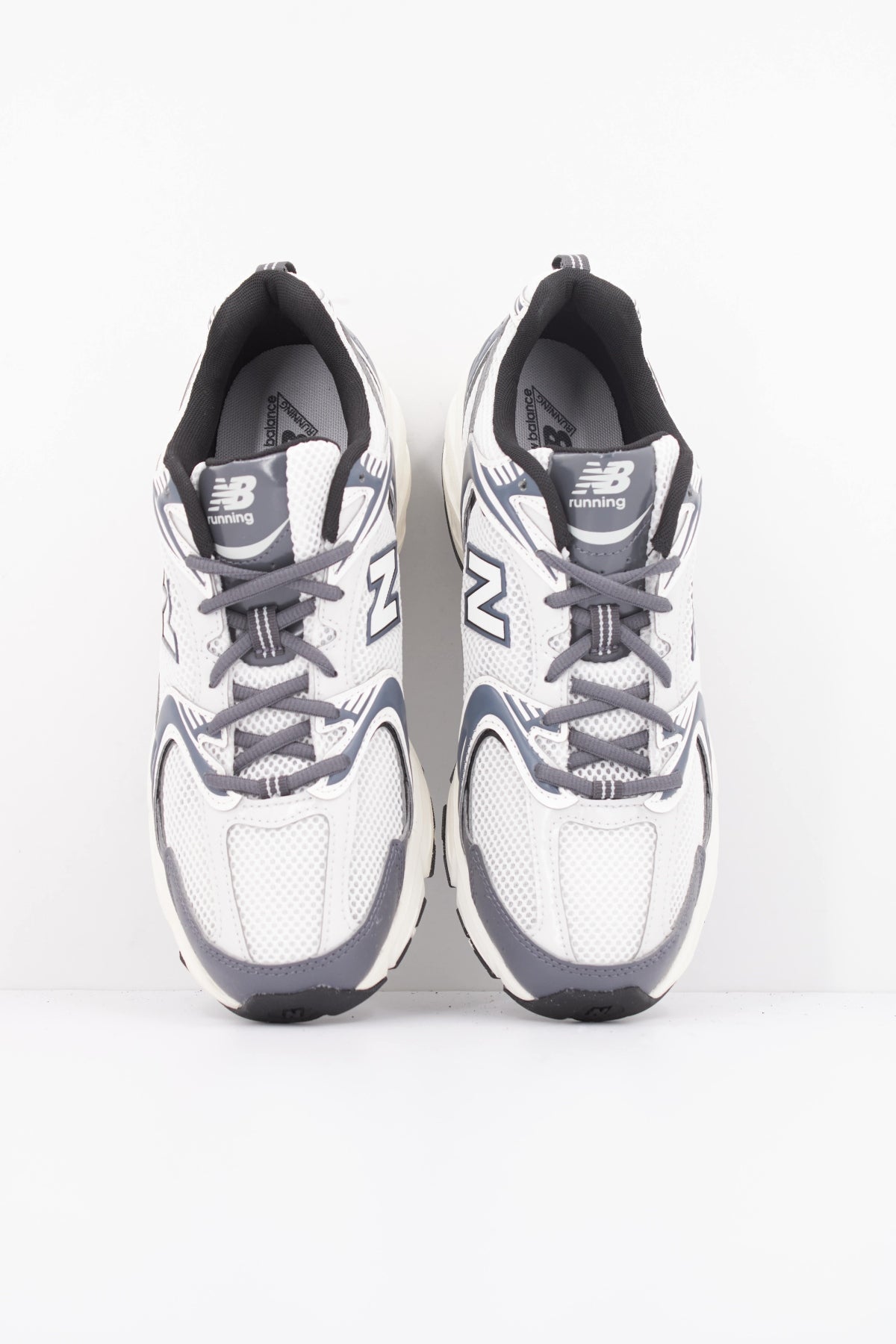 NEW BALANCE U530 COC DEPORTIVO en color BLANCO (3)