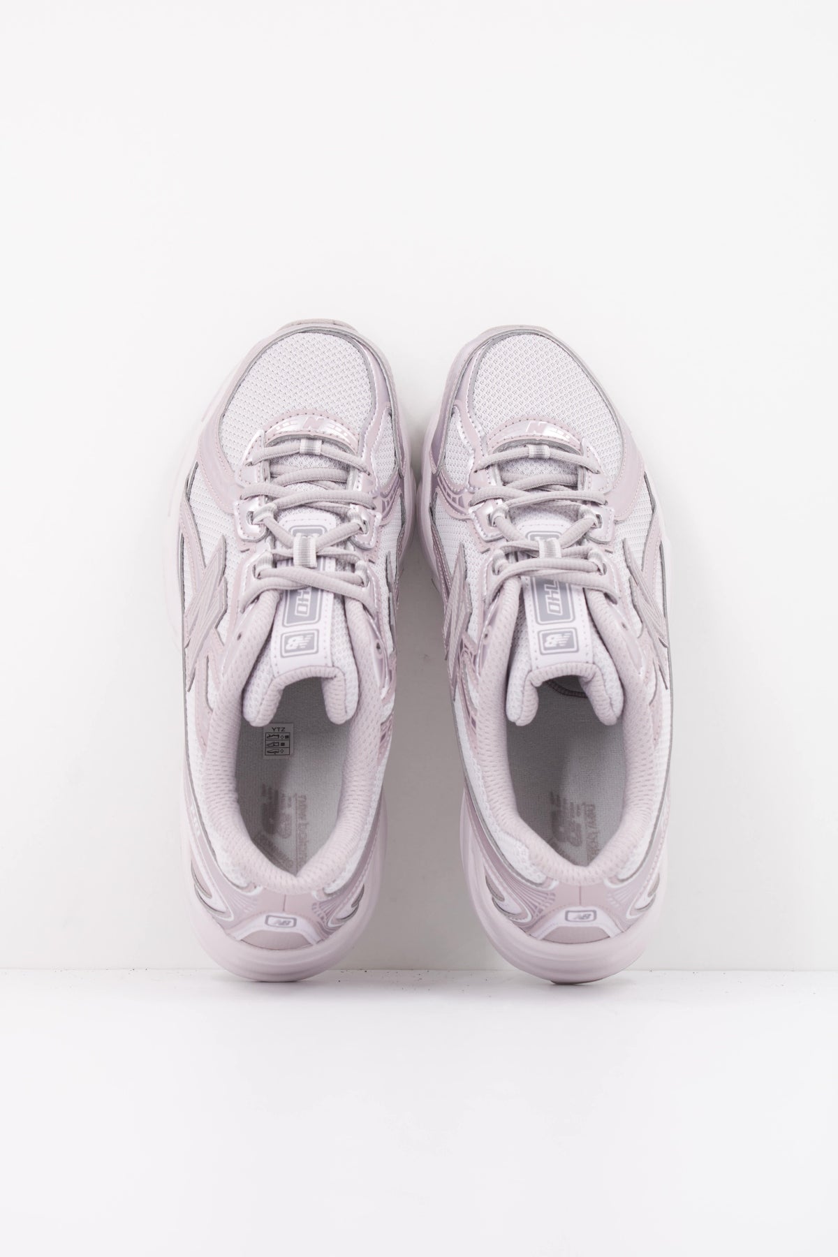 NEW BALANCE U740 638 en color VIOLETA (3)