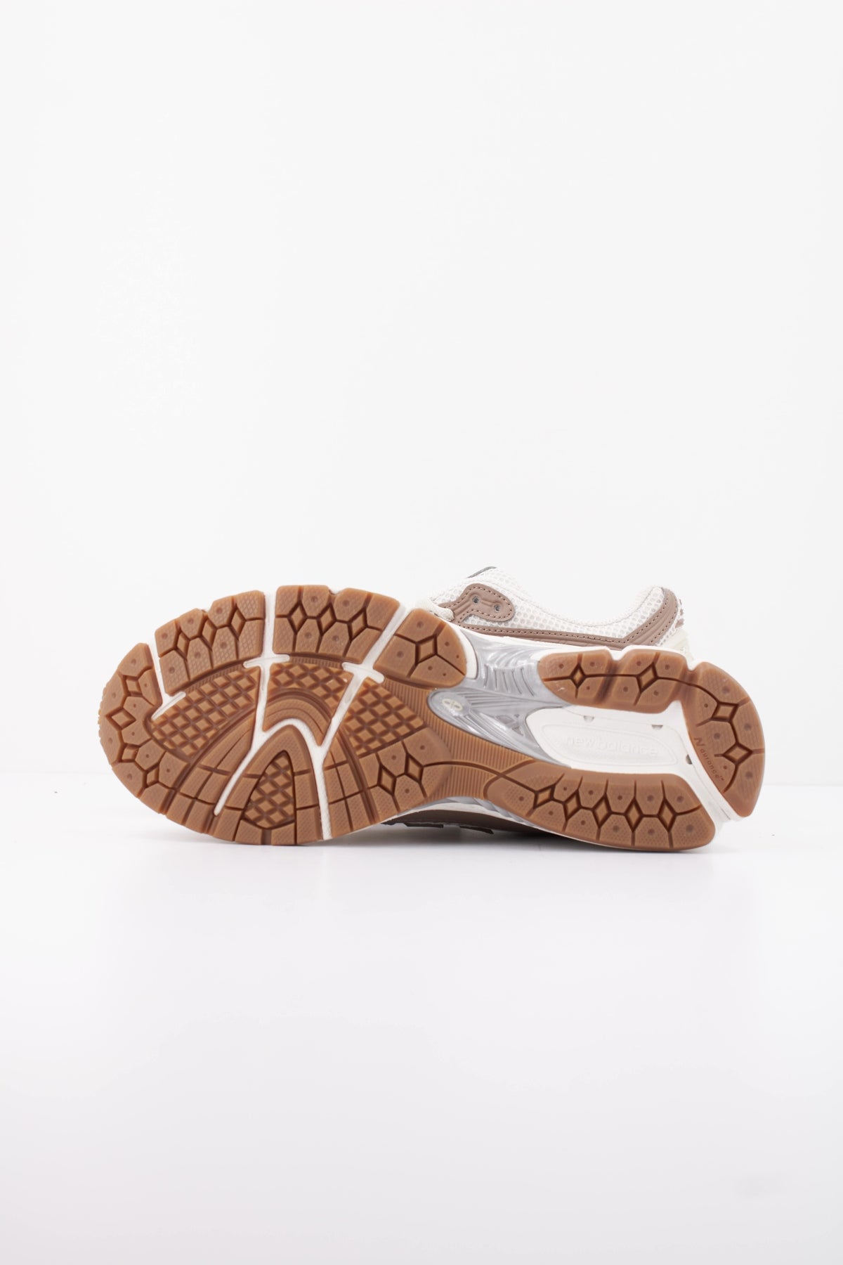 NEW BALANCE U1906 9FG DEPORTIVO en color BEIS (5)