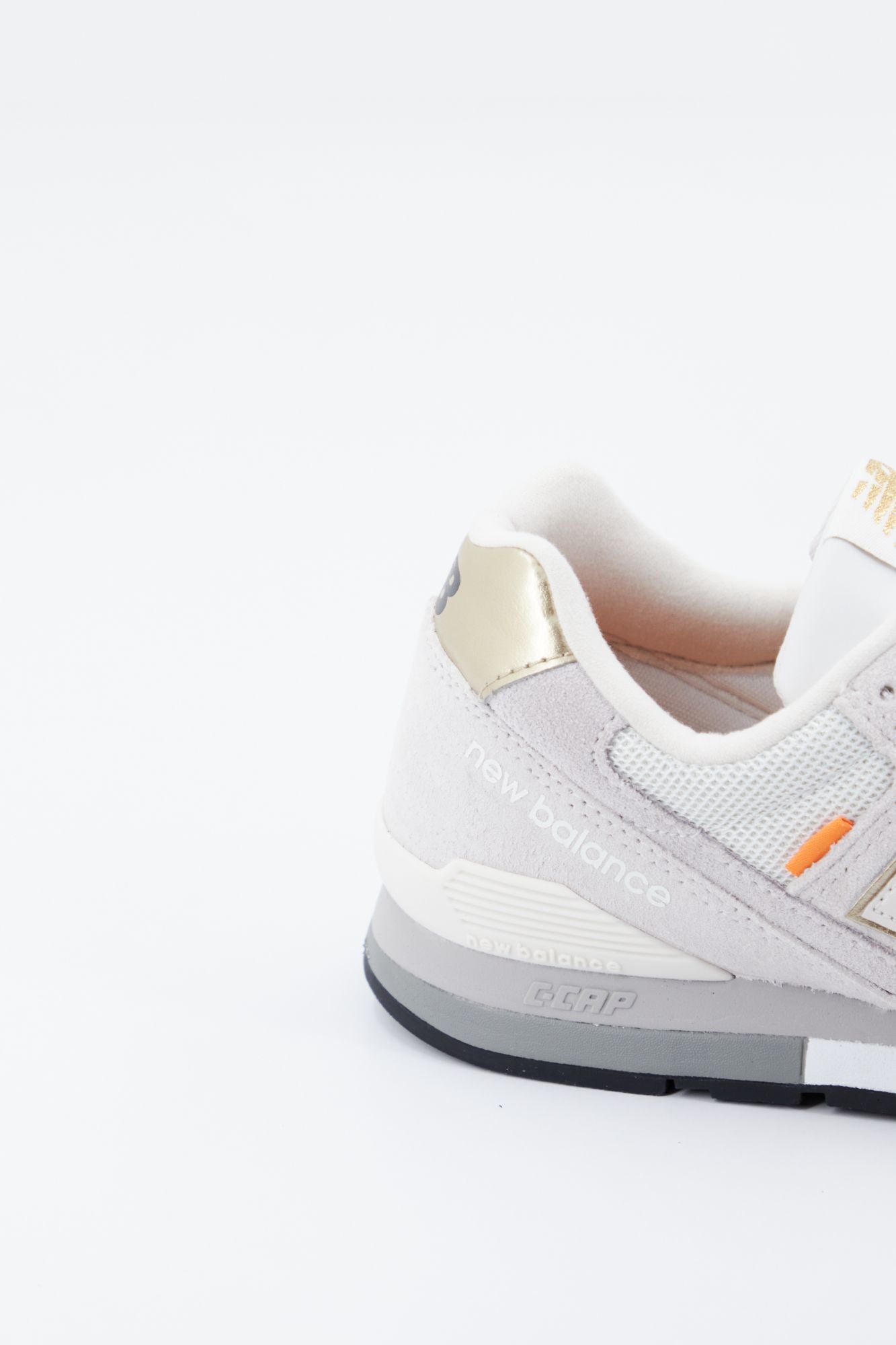 NEW BALANCE CM996 BI en color BEIS (2)