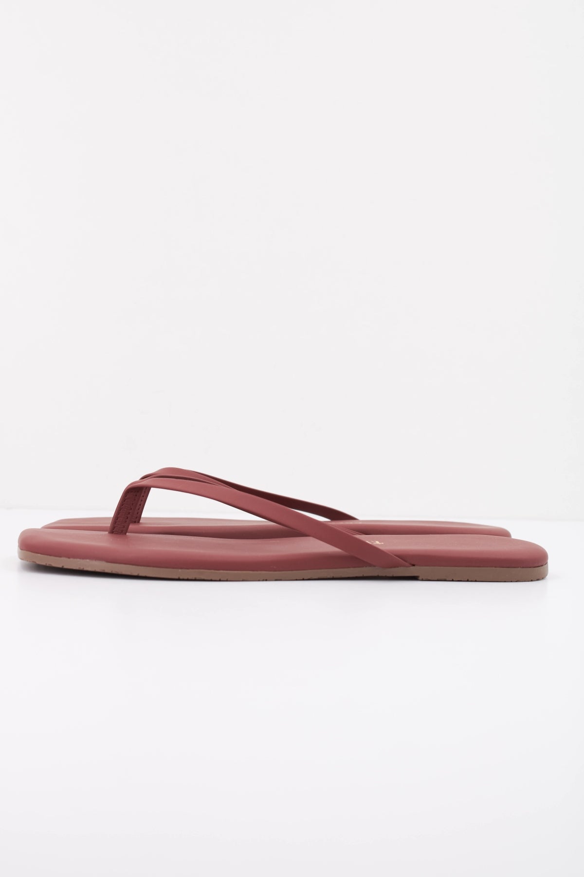 TKEES TKESQUARE TOE en color BURDEOS (1)