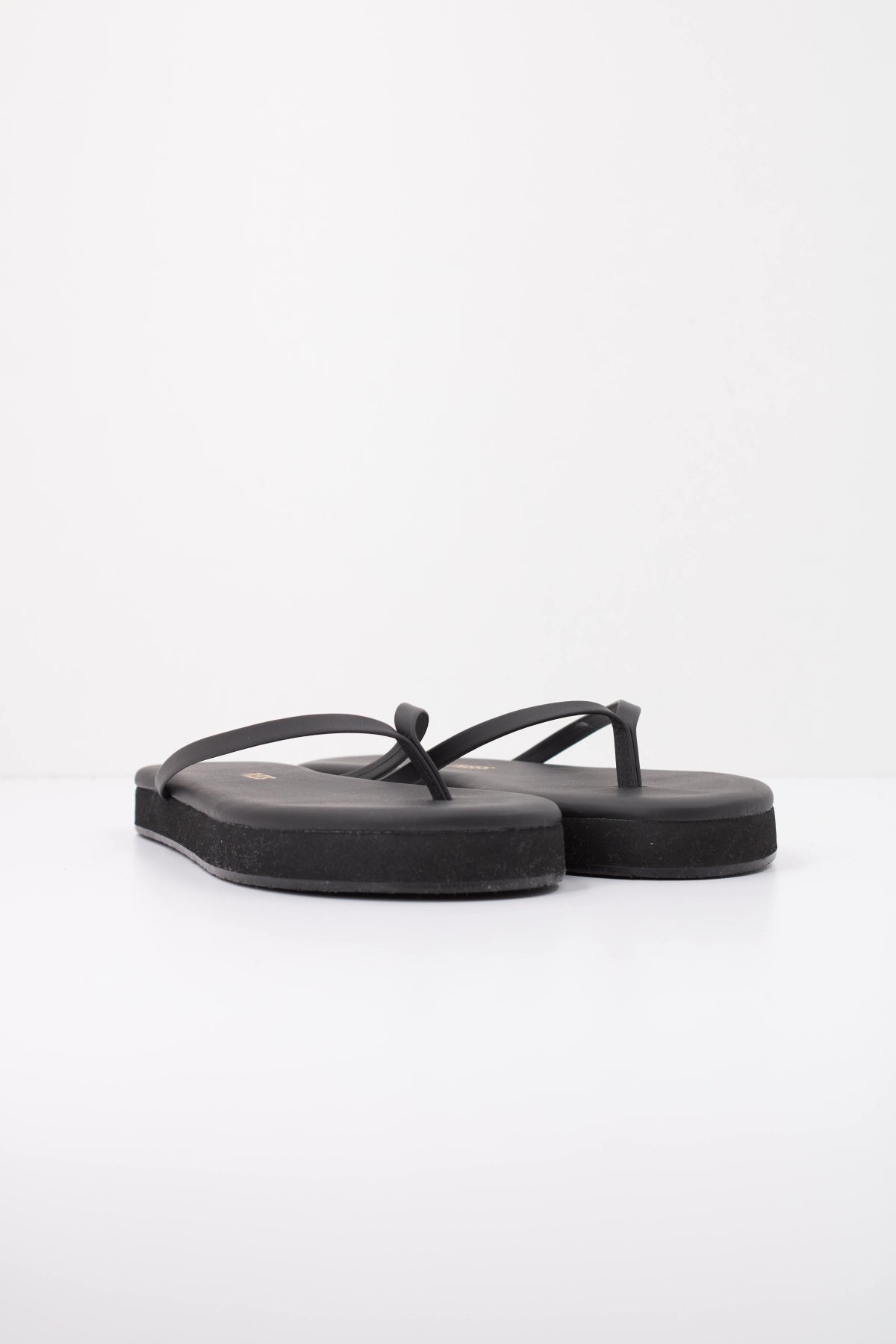 TKEES TKEFLATFORM en color NEGRO (2)