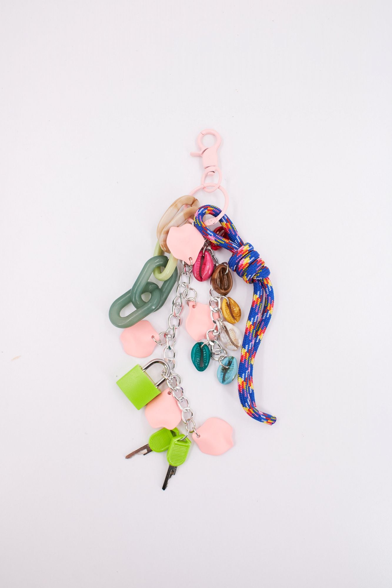 STICKY BESTIE BAG CHARM en color ROSA (1)