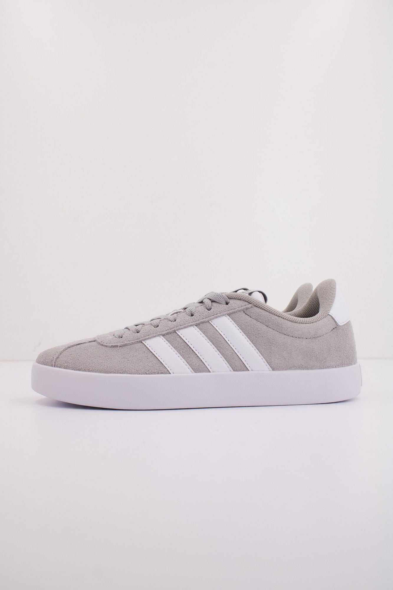 ADIDAS VL COURT 3.0 en color GRIS (1)