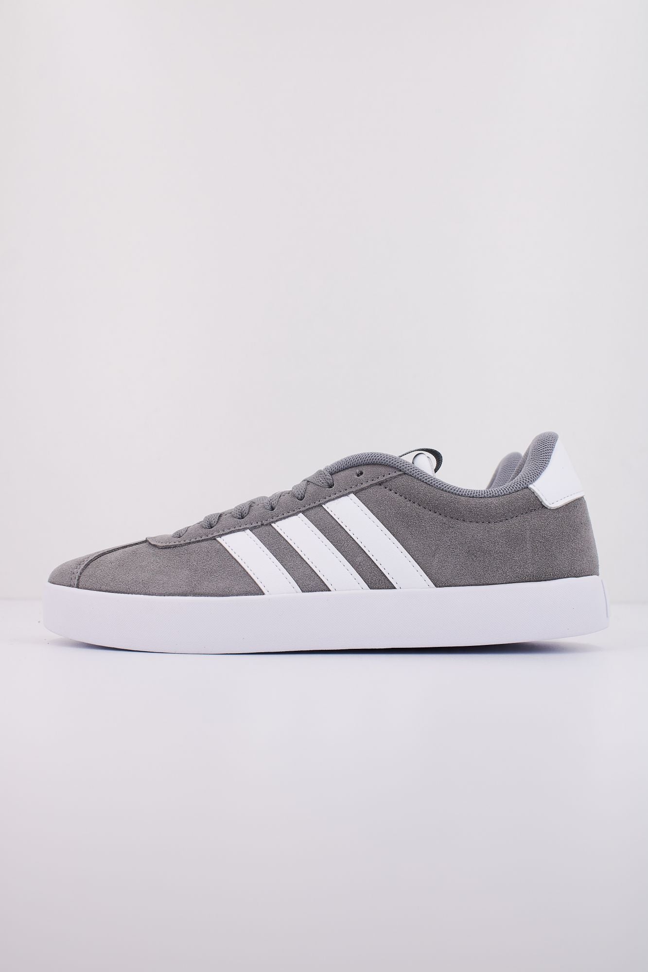 ADIDAS VL COURT 3.0 en color GRIS (1)