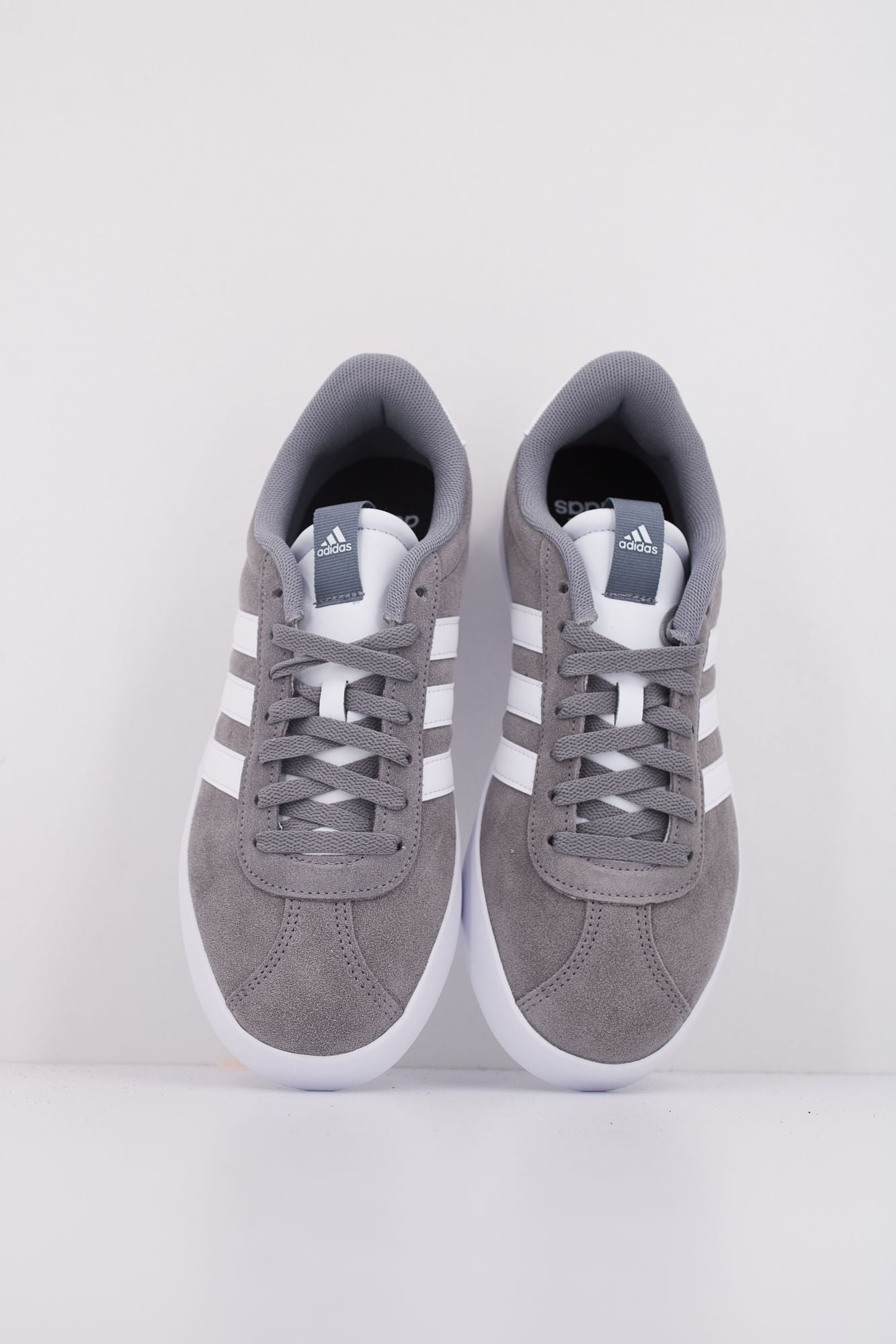 ADIDAS VL COURT 3.0 en color GRIS (3)